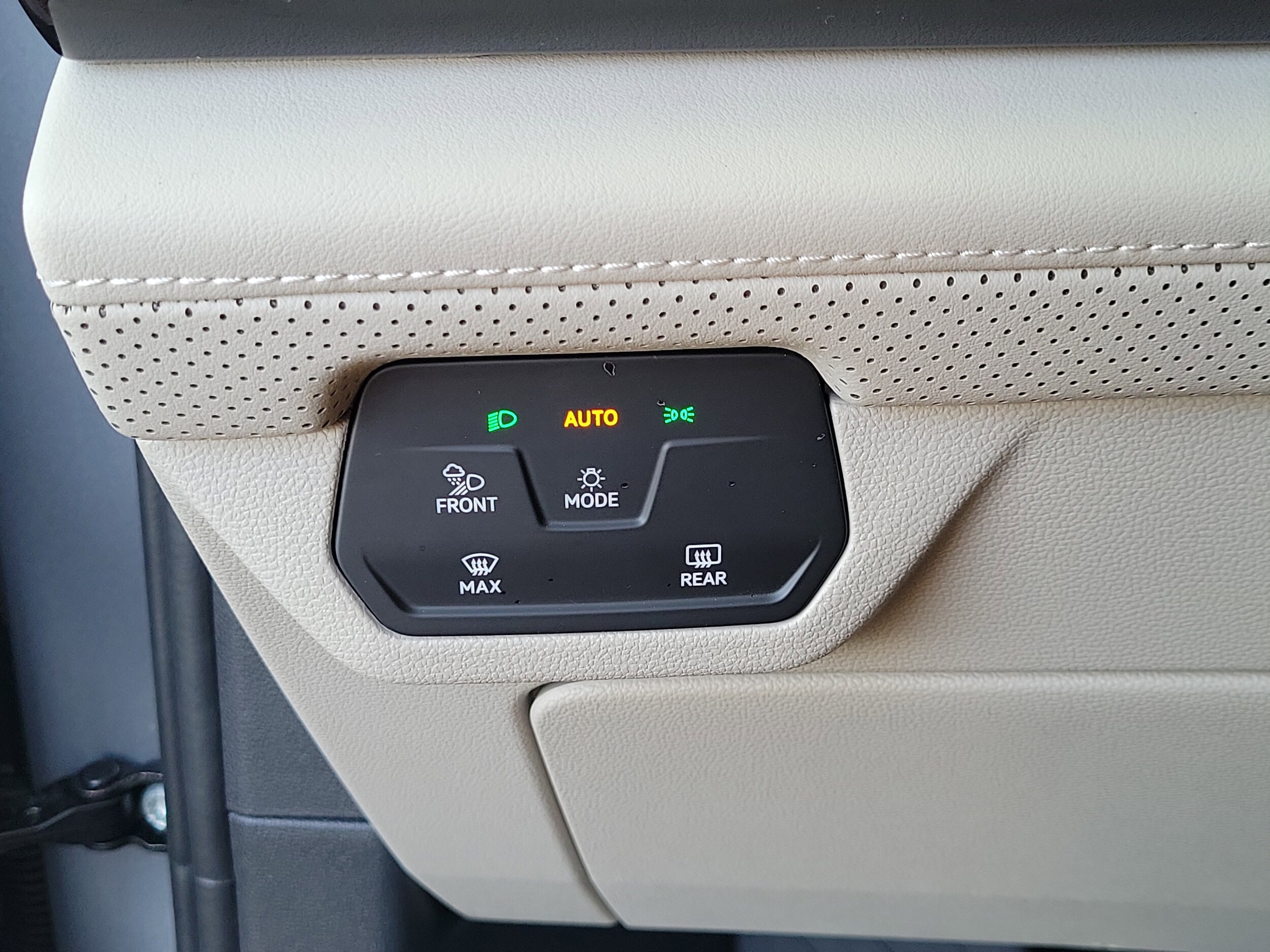 2026 Volkswagen Atlas SE - Photo 18