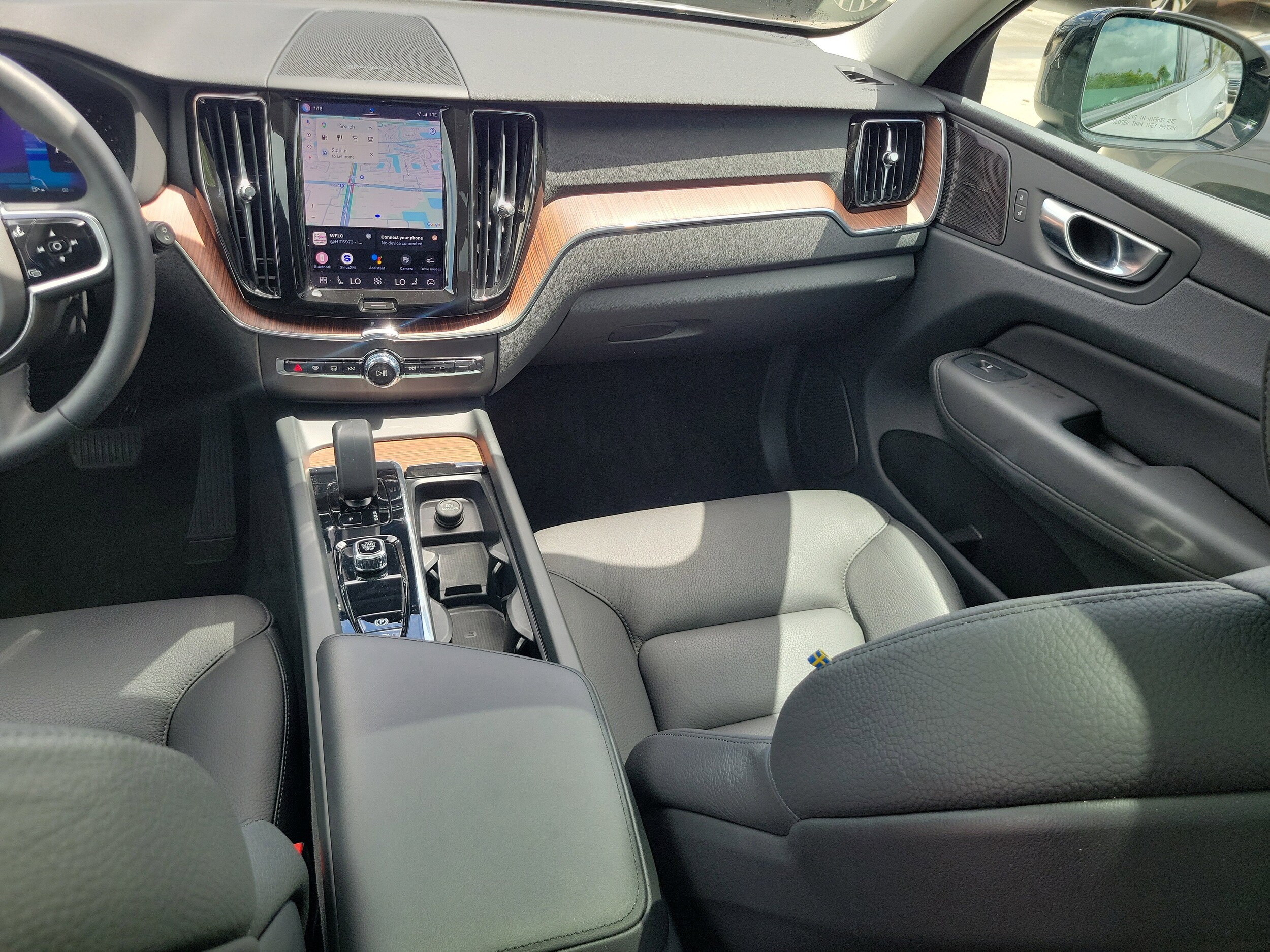 2023 Volvo XC60 Plus - Photo 12