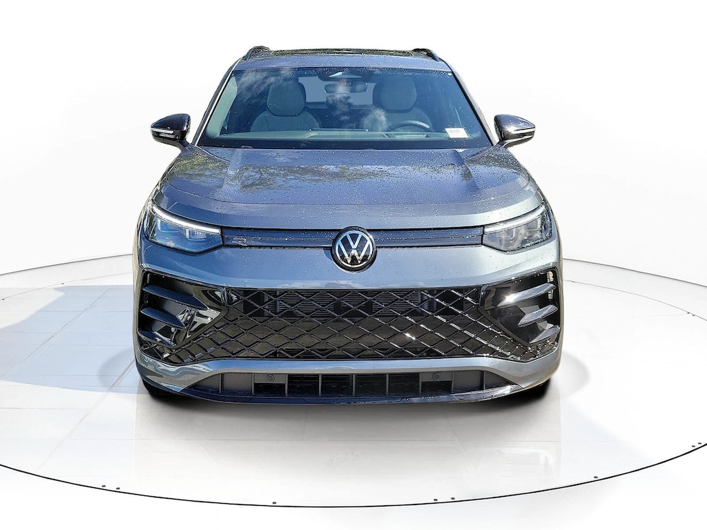 New 2026 Volkswagen Tiguan SE R-Line Black SUV