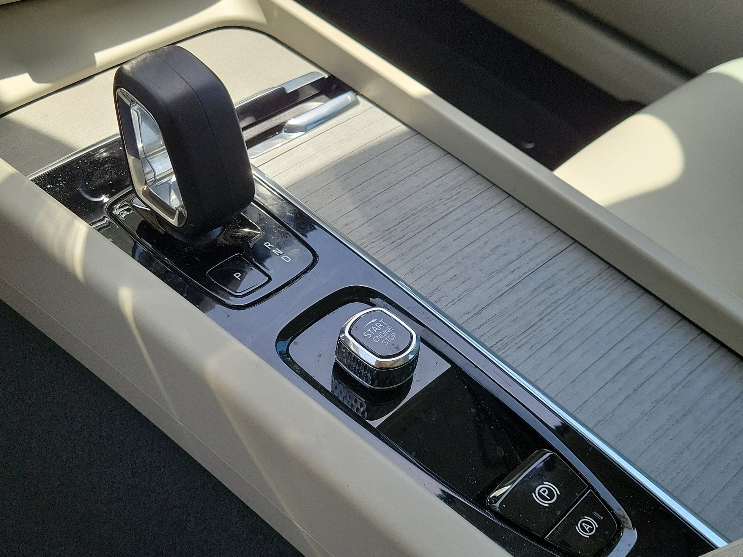 2024 Volvo S60 Plus - Photo 24