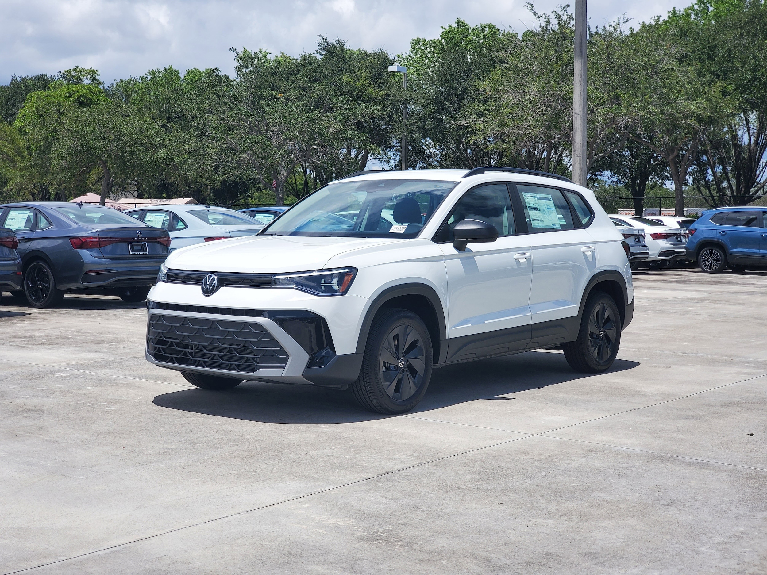 2025 Volkswagen Taos