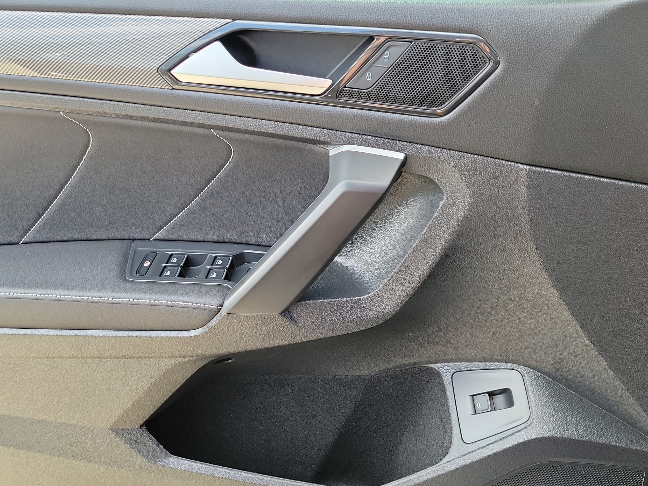 2024 Volkswagen Tiguan SE - Photo 17