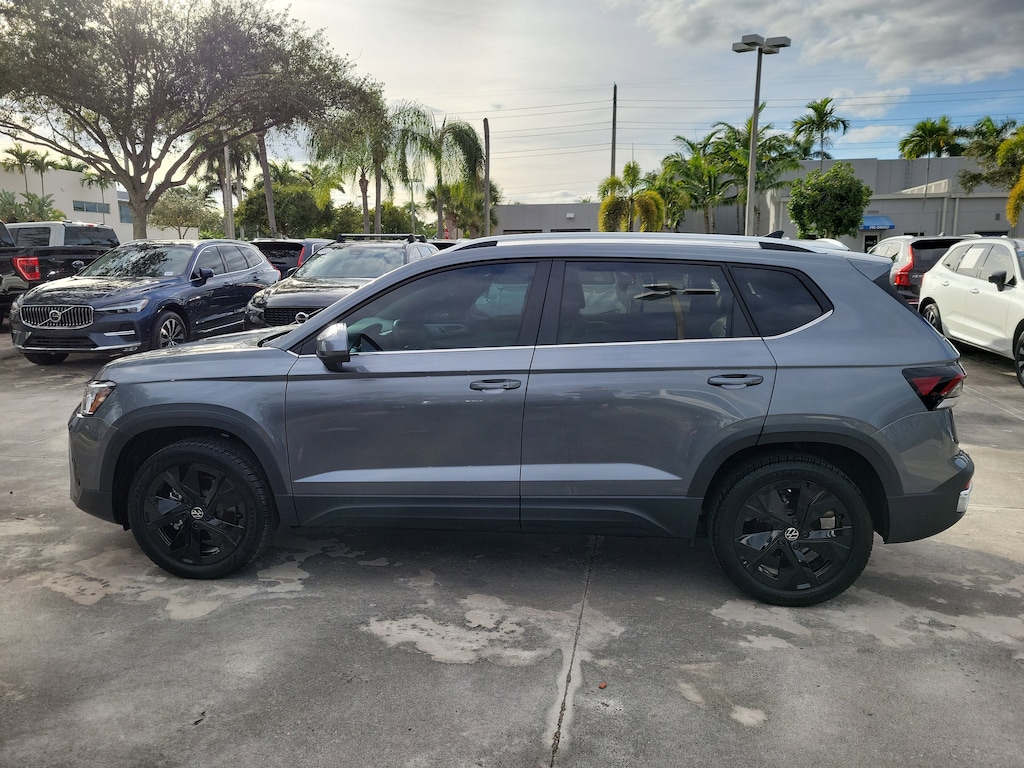 Used 2025 Volkswagen Taos 1.5T SE SUV