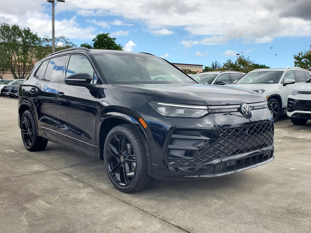 New 2026 Volkswagen Tiguan 2.0T SE R-Line Black SUV