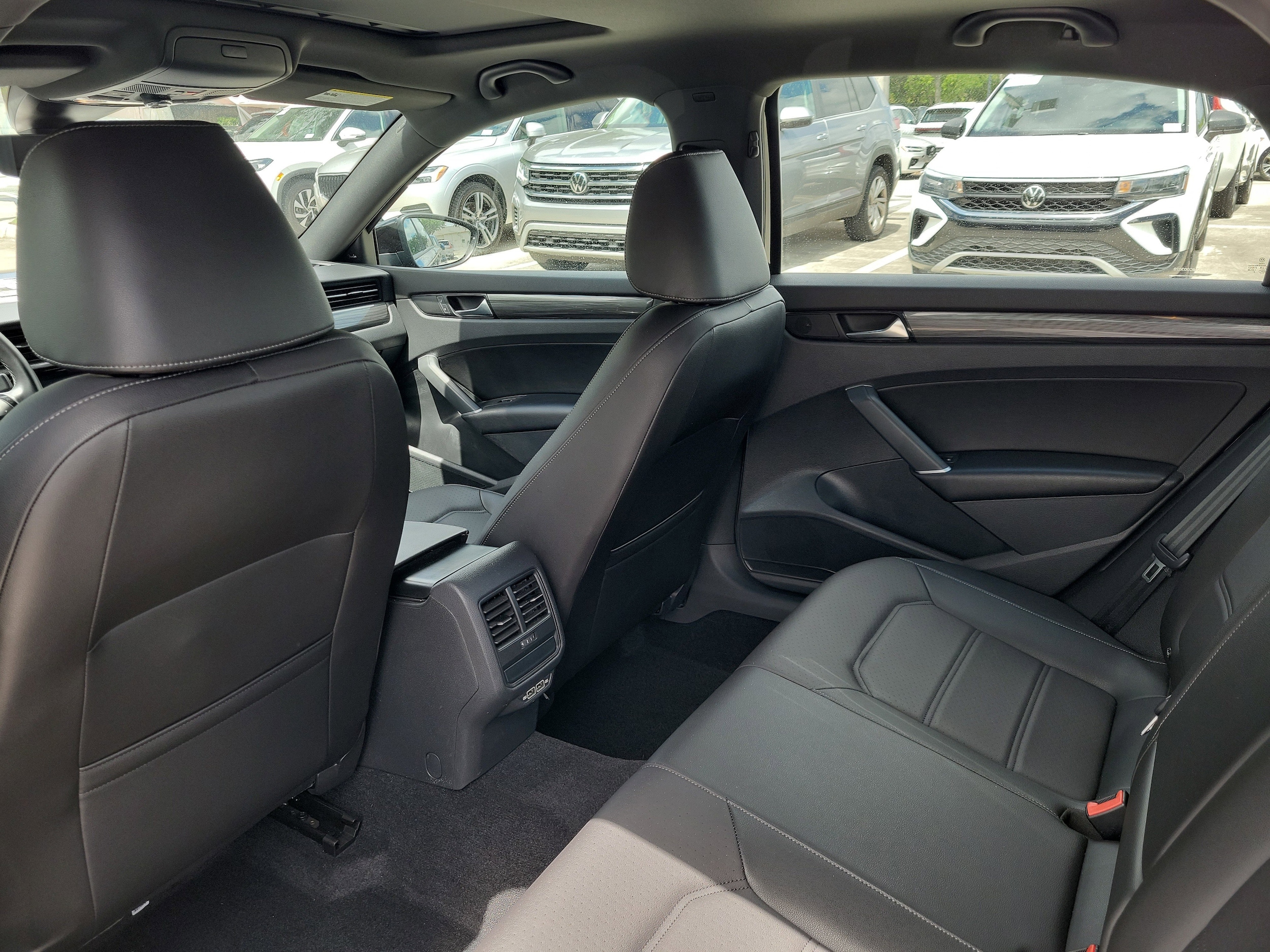 2021 Volkswagen Passat R-Line - Photo 12