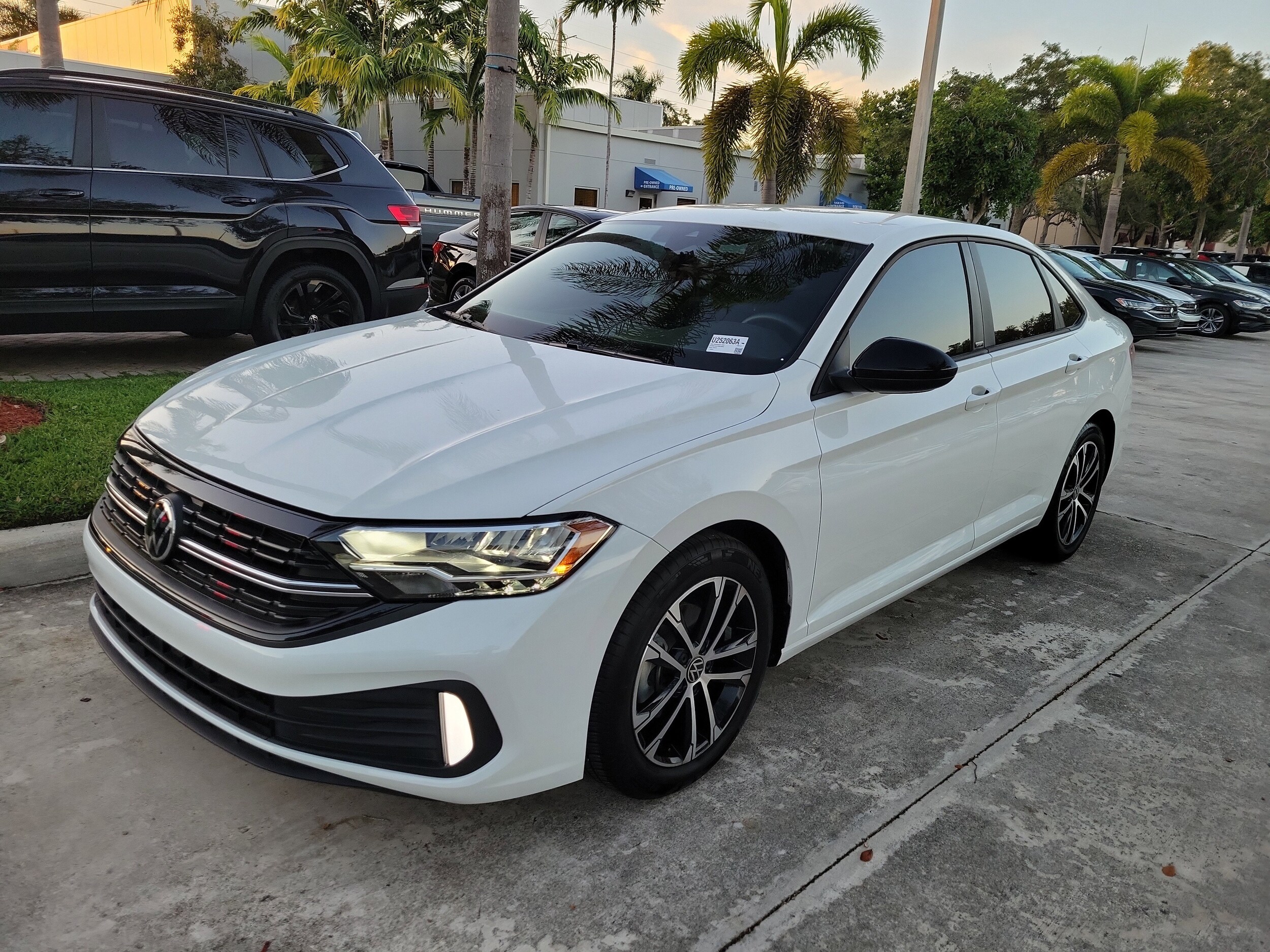 2023 Volkswagen Jetta 1.5T Sport photo 3