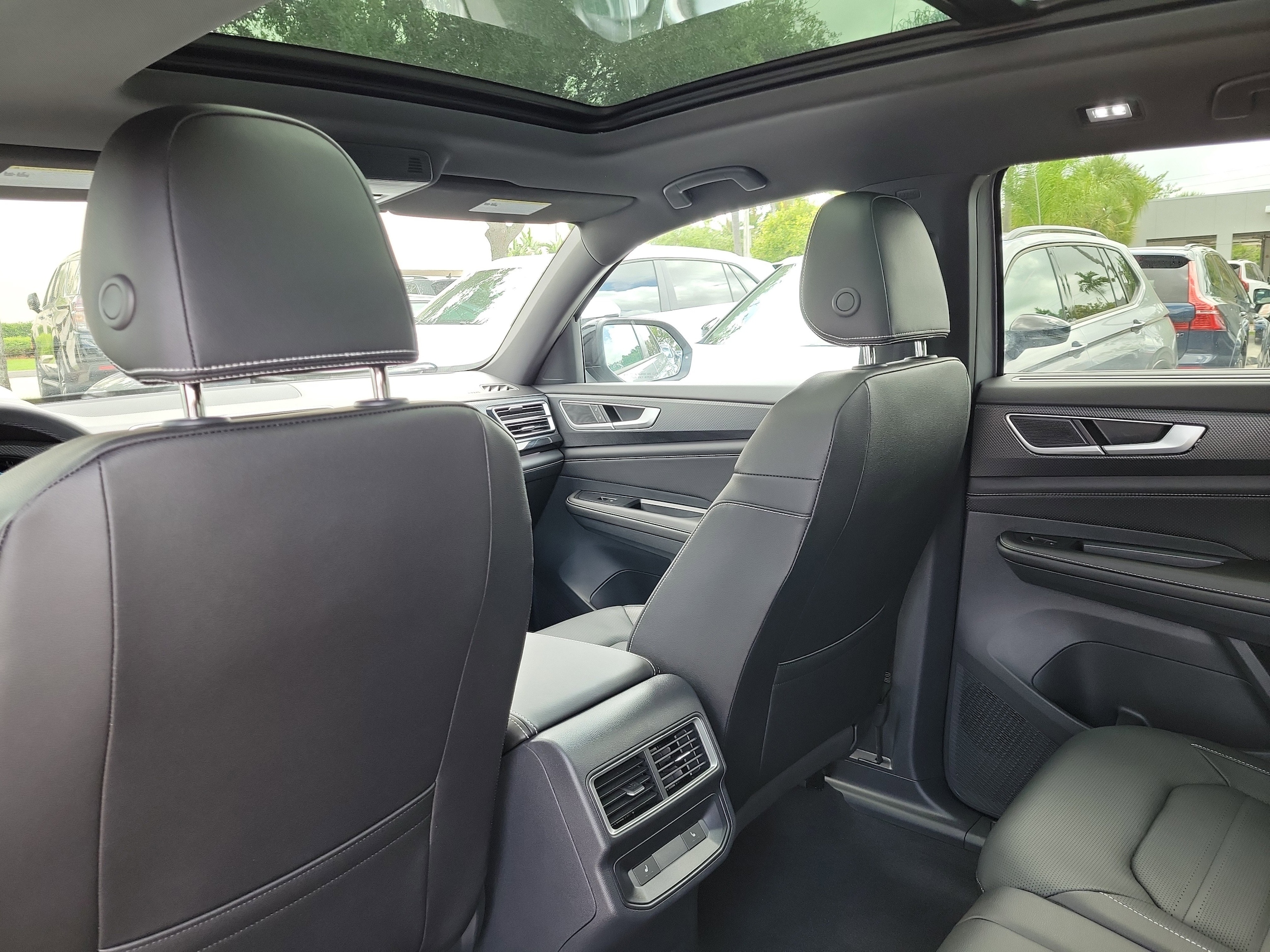 2026 Volkswagen Atlas Cross Sport SEL R-LINE - Photo 16