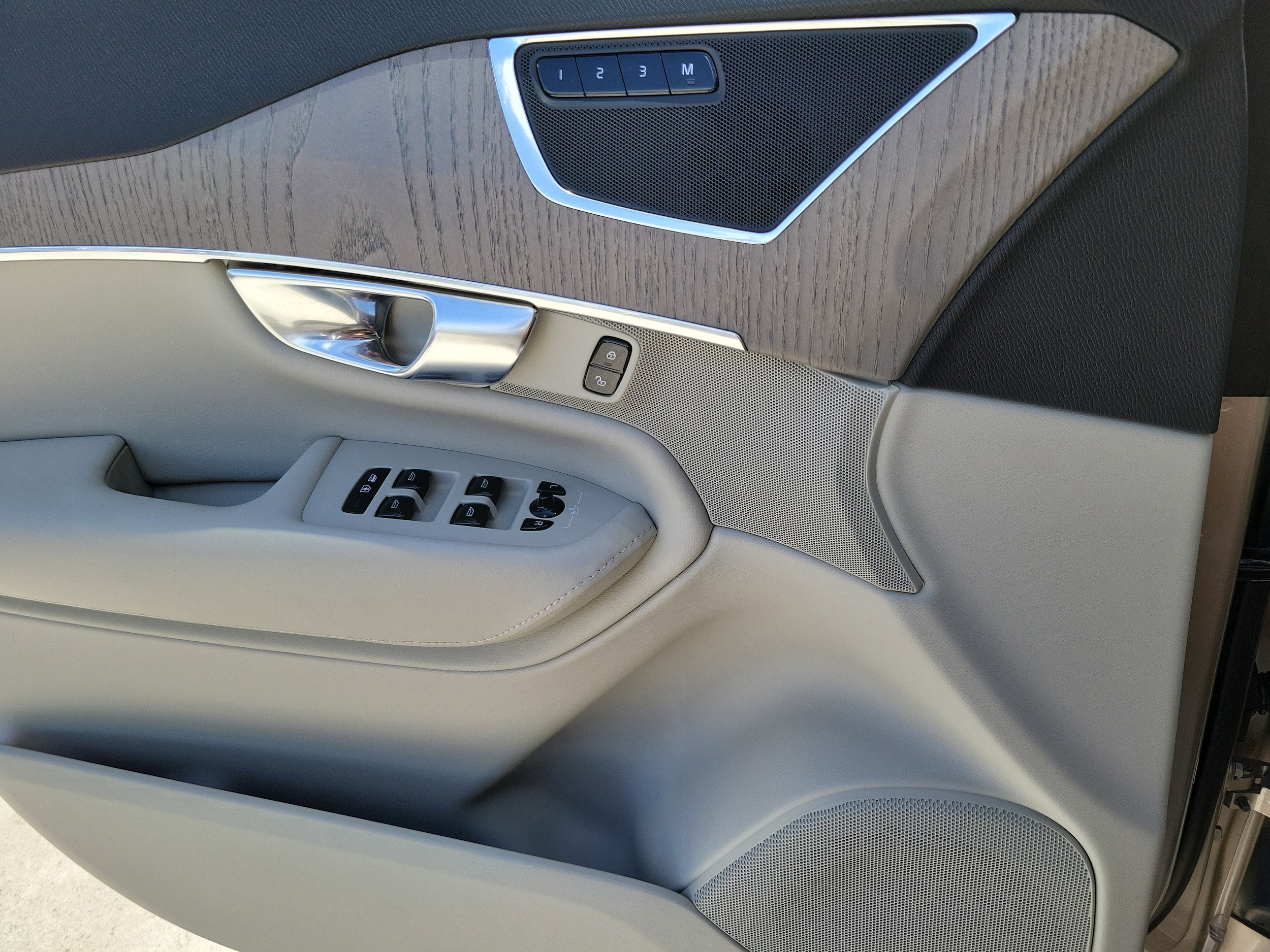 2025 Volvo XC90 Core - Photo 22