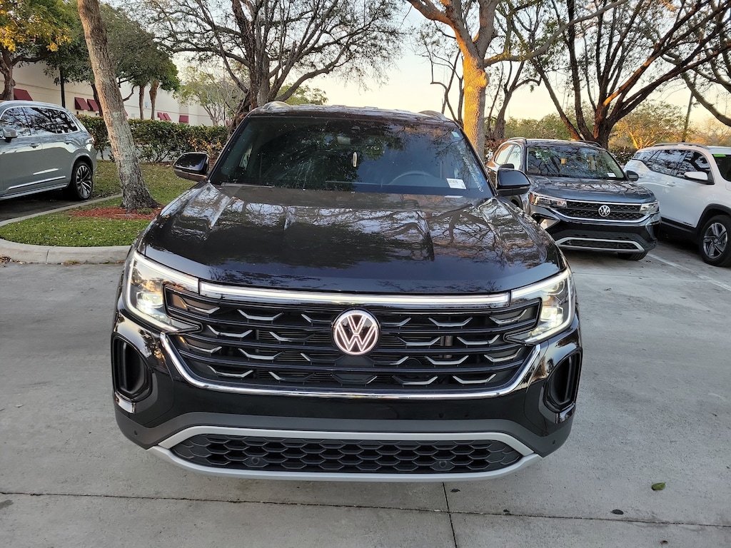 Used 2025 Volkswagen Atlas Cross Sport 2.0T SE w/Technology SUV