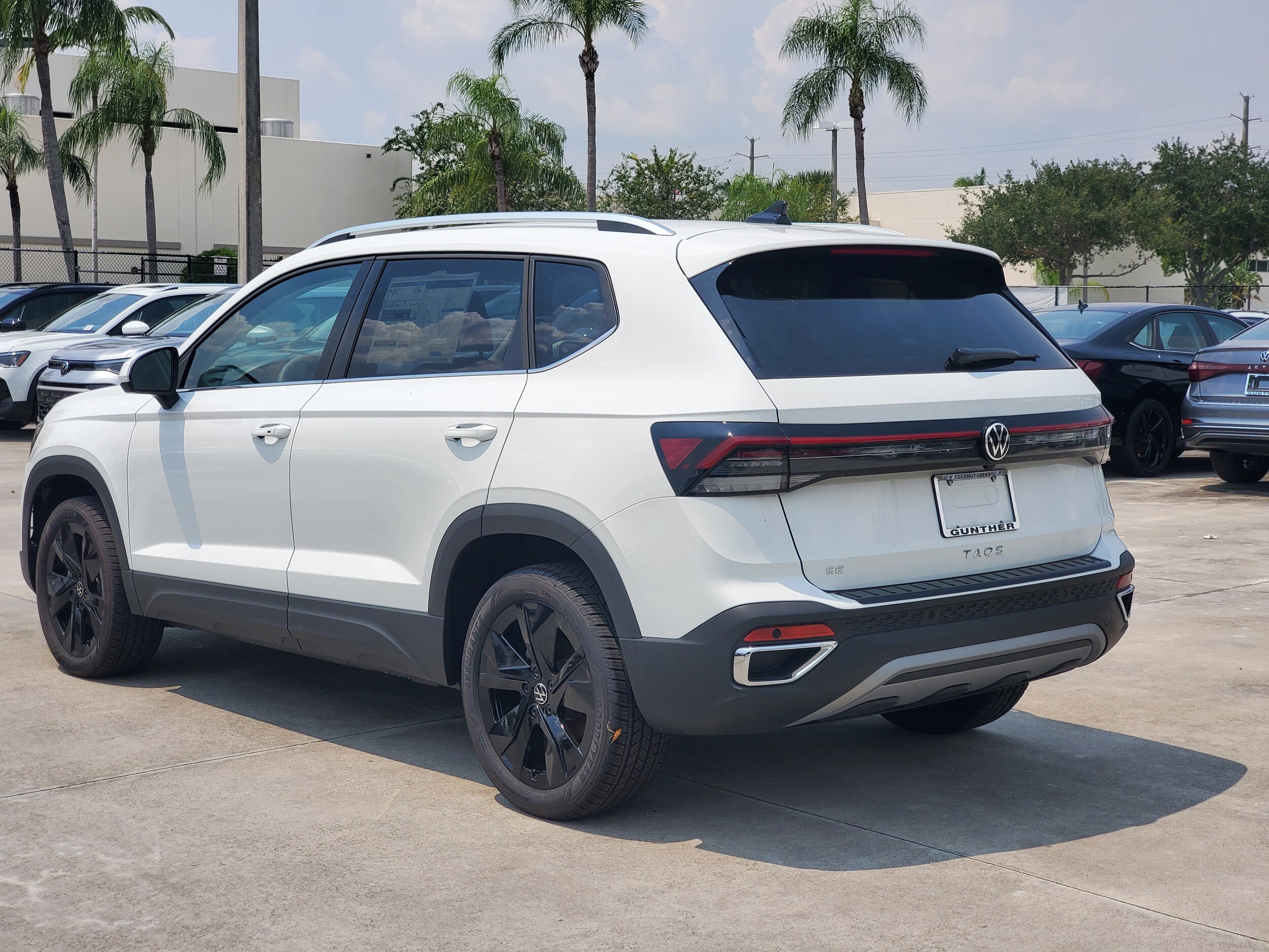 2025 Volkswagen Taos SE photo 2
