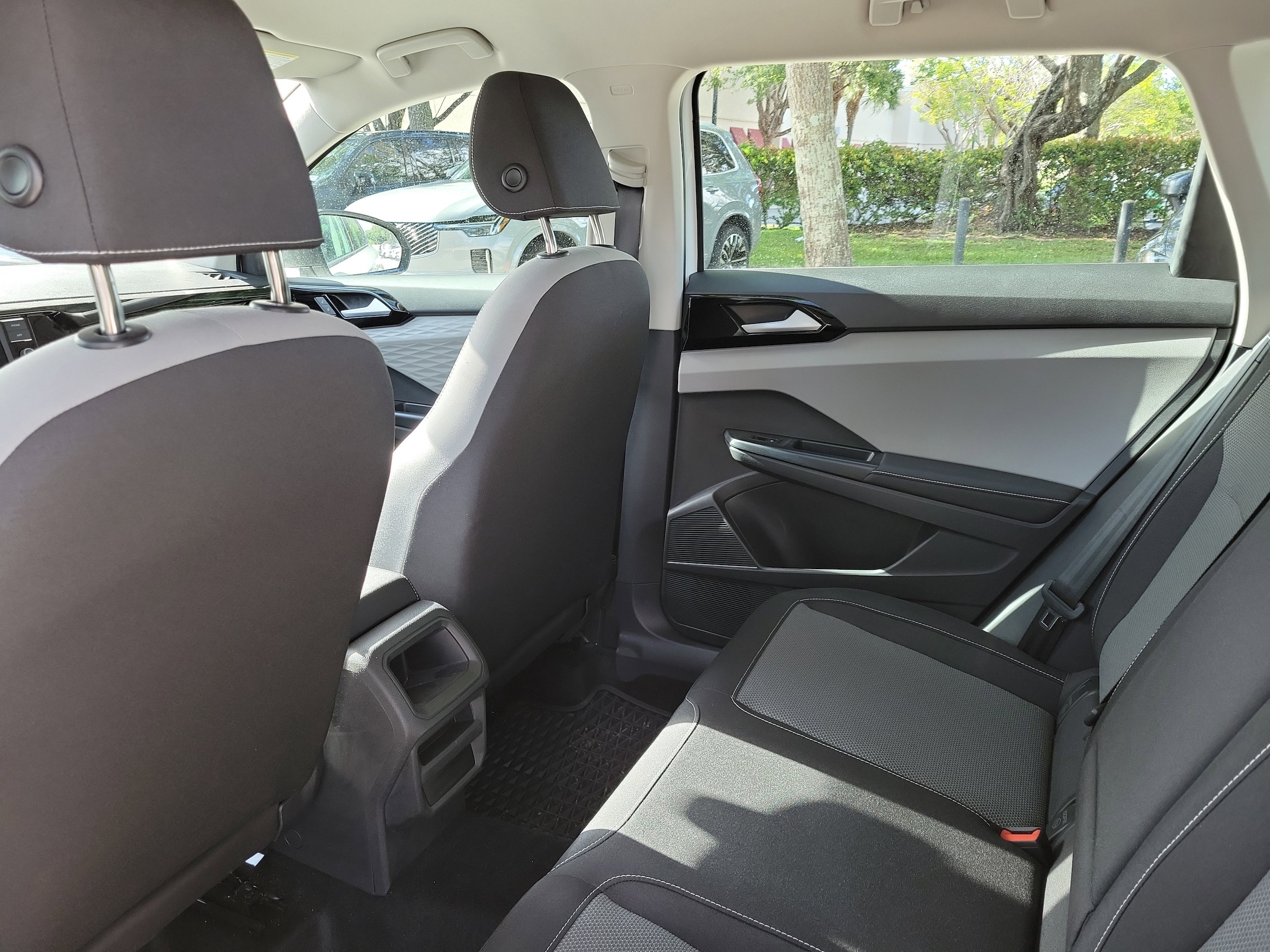 2024 Volkswagen Taos S - Photo 12