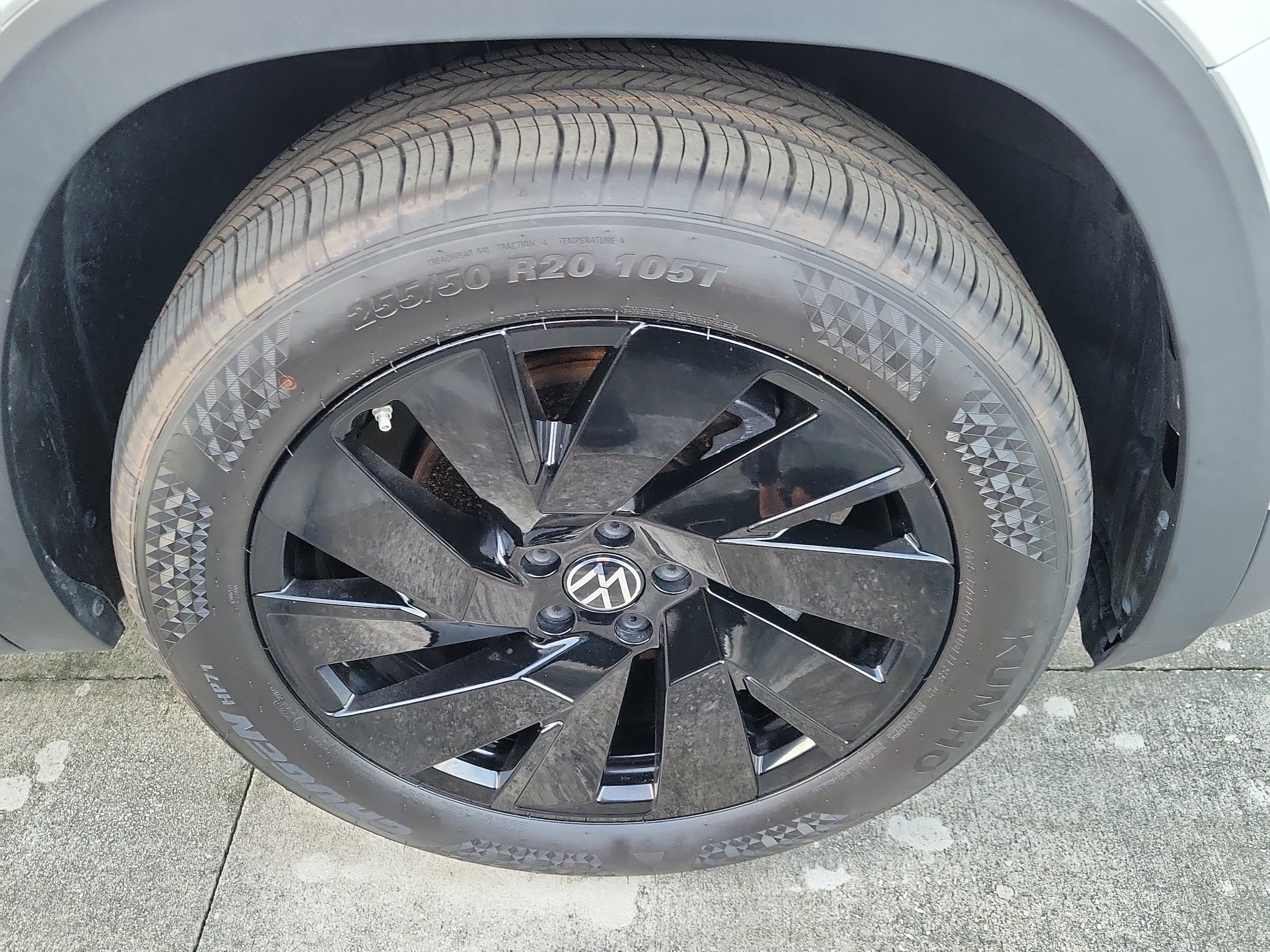 2024 Volkswagen Atlas SE w/Tech - Photo 7