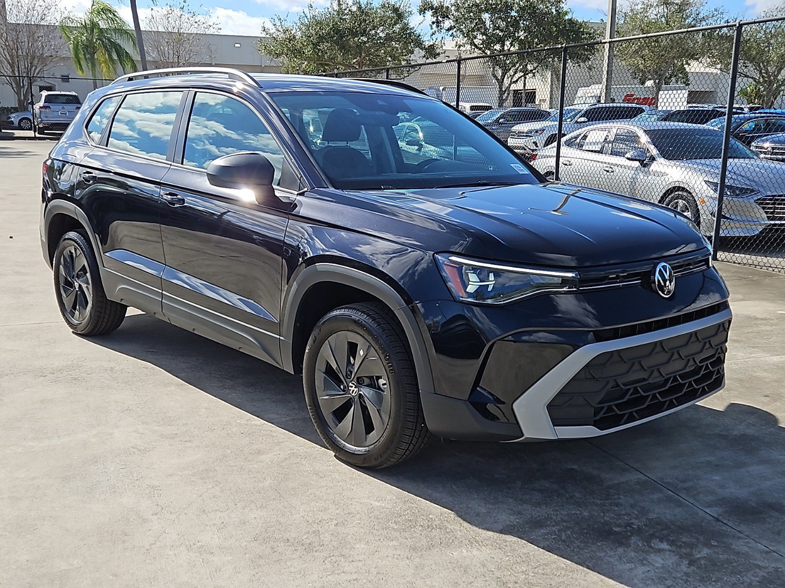 2025 Volkswagen Taos S photo 2