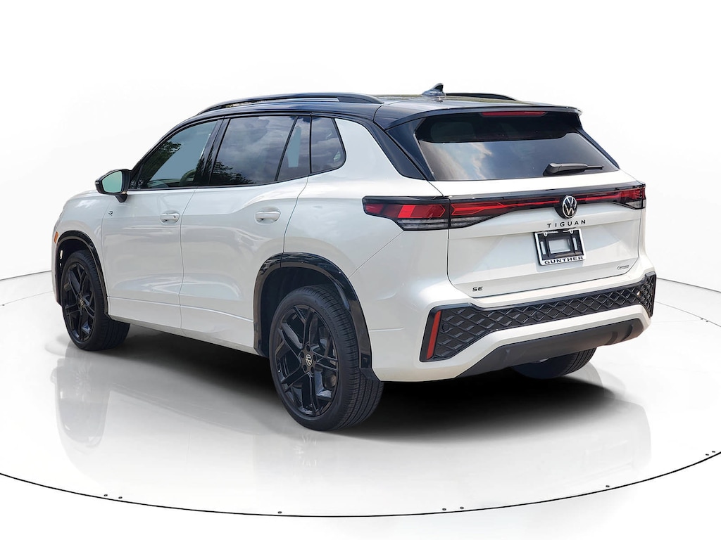 New 2026 Volkswagen Tiguan SE R-Line Black SUV