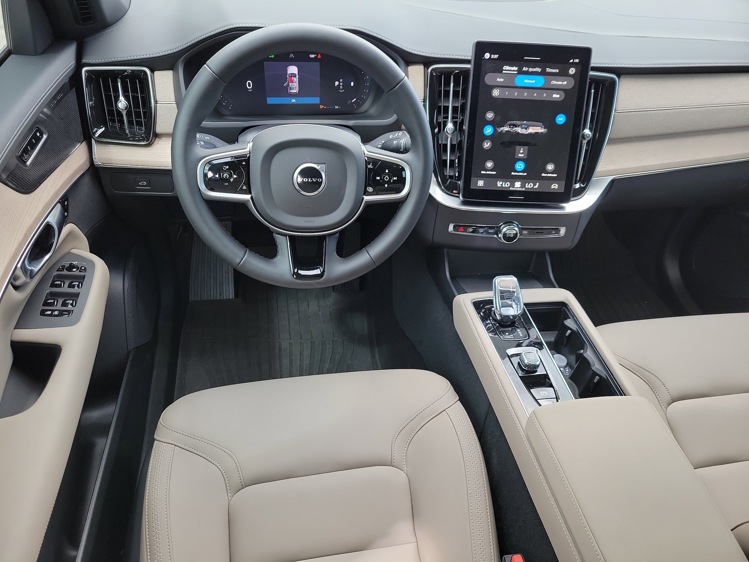 2026 Volvo XC90 Plus - Photo 15