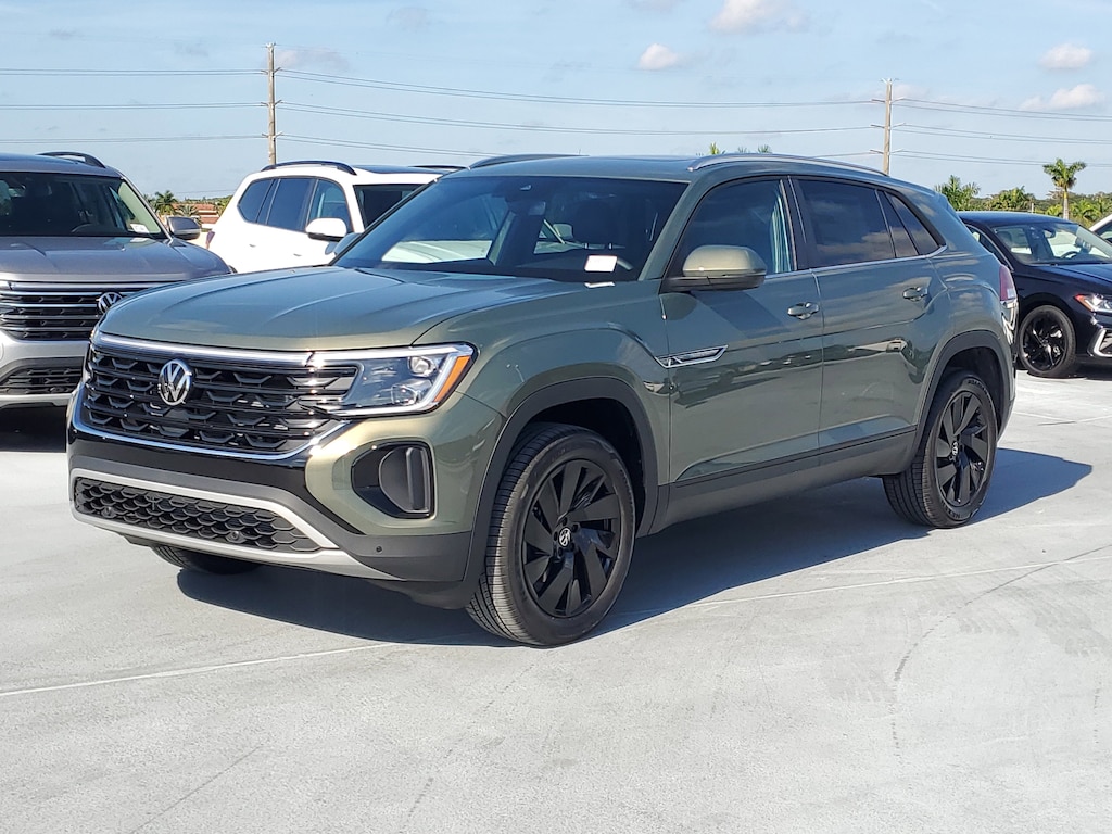New 2026 Volkswagen Atlas Cross Sport 2.0T SE w/Technology SUV
