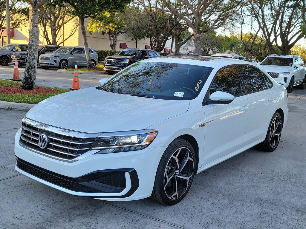 Used 2022 Volkswagen Passat 2.0T R-Line Sedan
