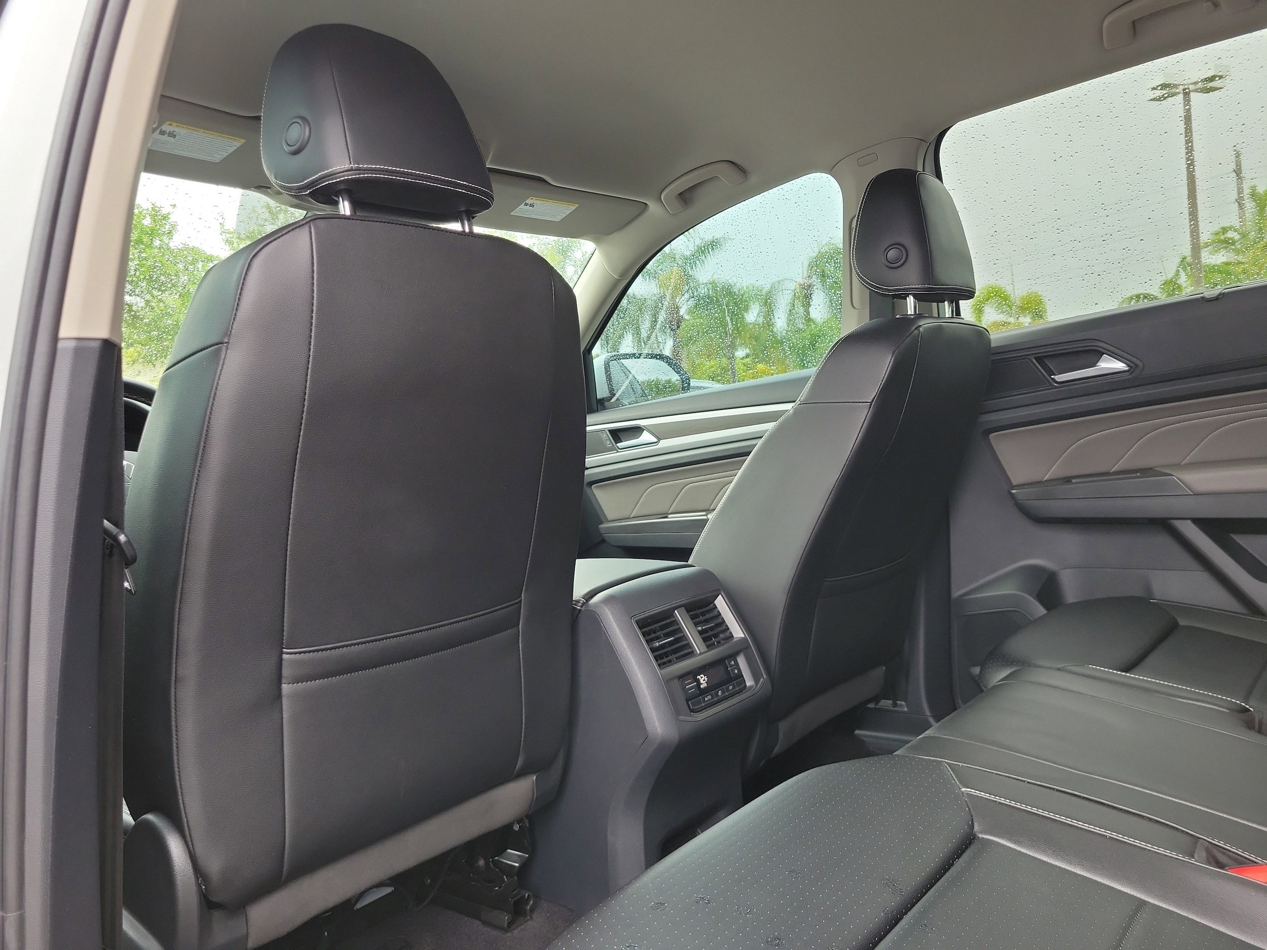 2023 Volkswagen Atlas SE w/Tech - Photo 11