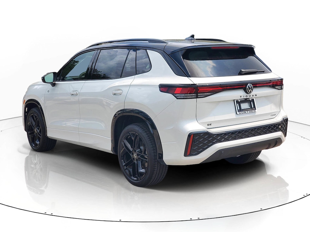 New 2026 Volkswagen Tiguan SE R-Line Black SUV