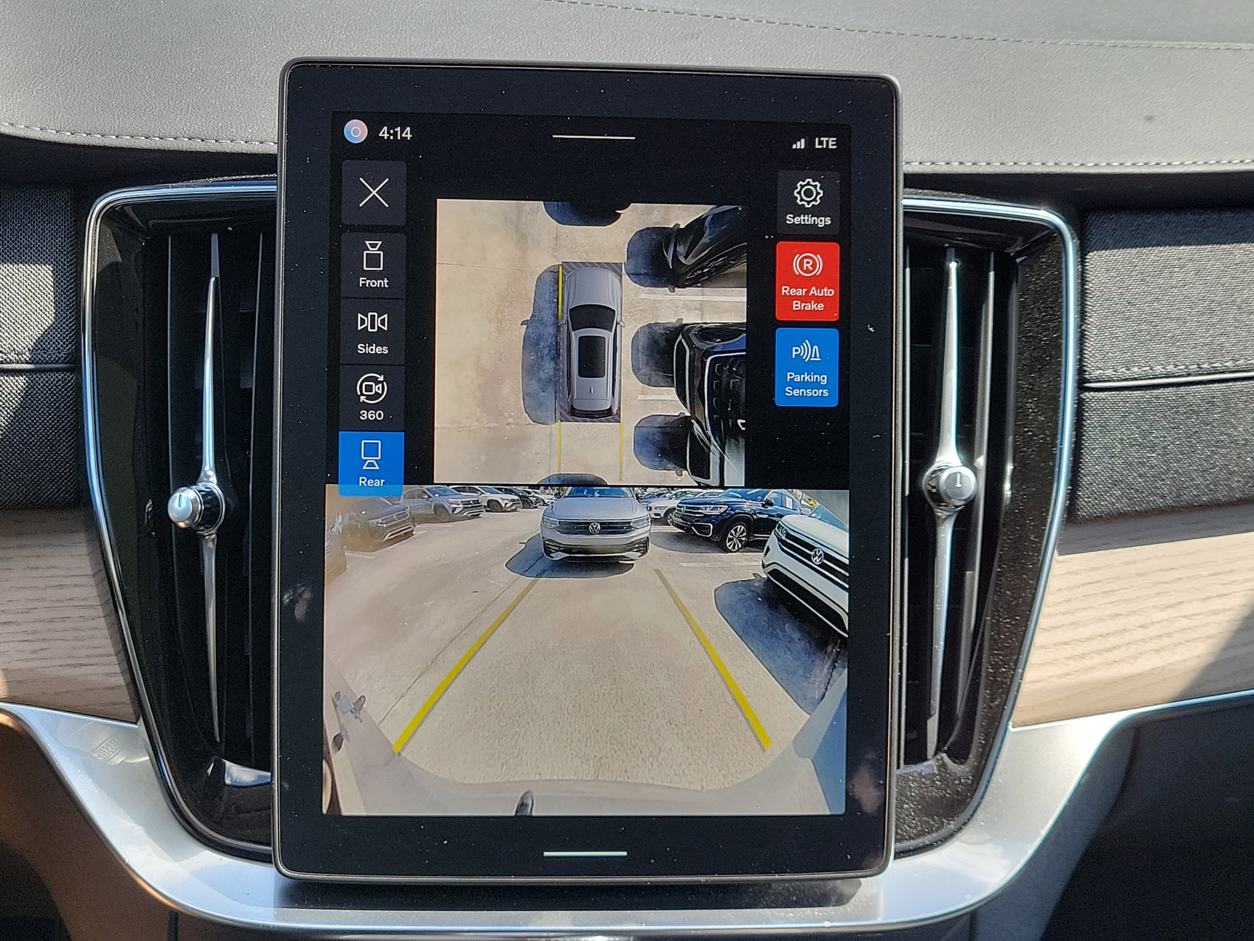 2025 Volvo XC90 Plus - Photo 28