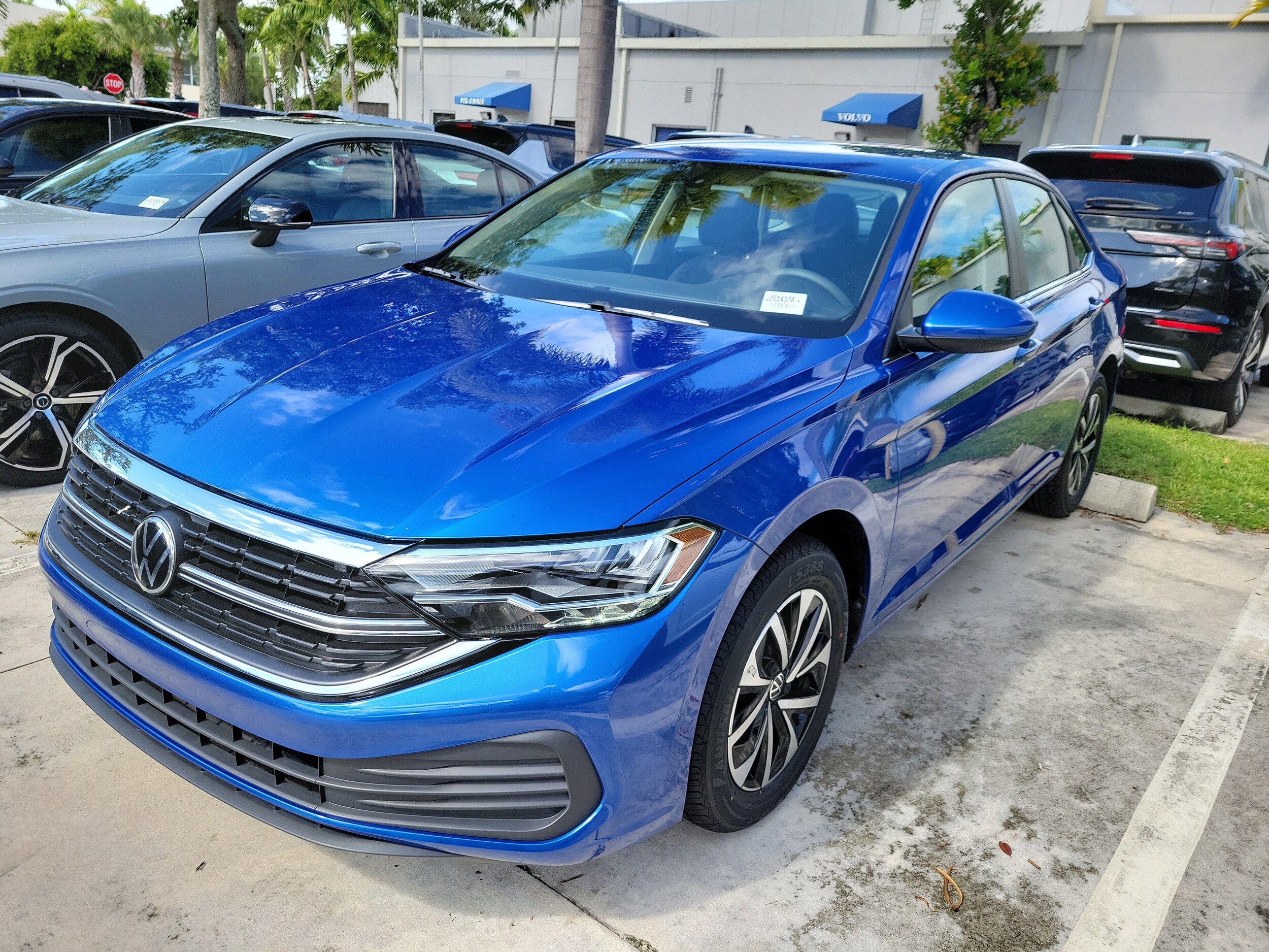 2023 Volkswagen Jetta 1.5T S photo 3
