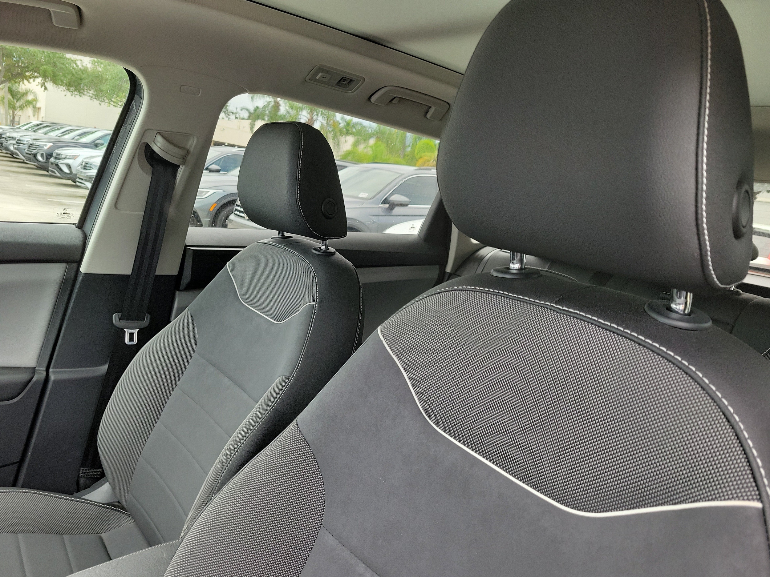 2023 Volkswagen Taos SE - Photo 18