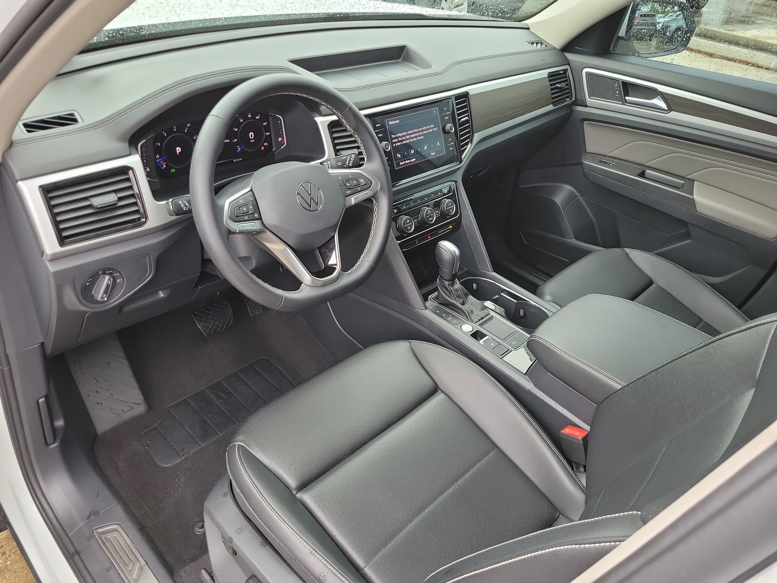 2023 Volkswagen Atlas SE w/Tech - Photo 17