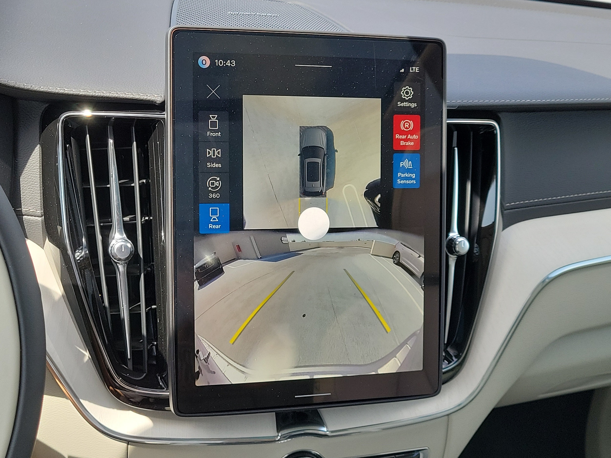 2026 Volvo XC60 Ultra - Photo 15