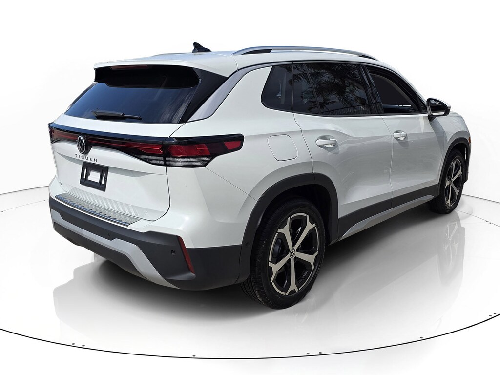 New 2026 Volkswagen Tiguan SE SUV