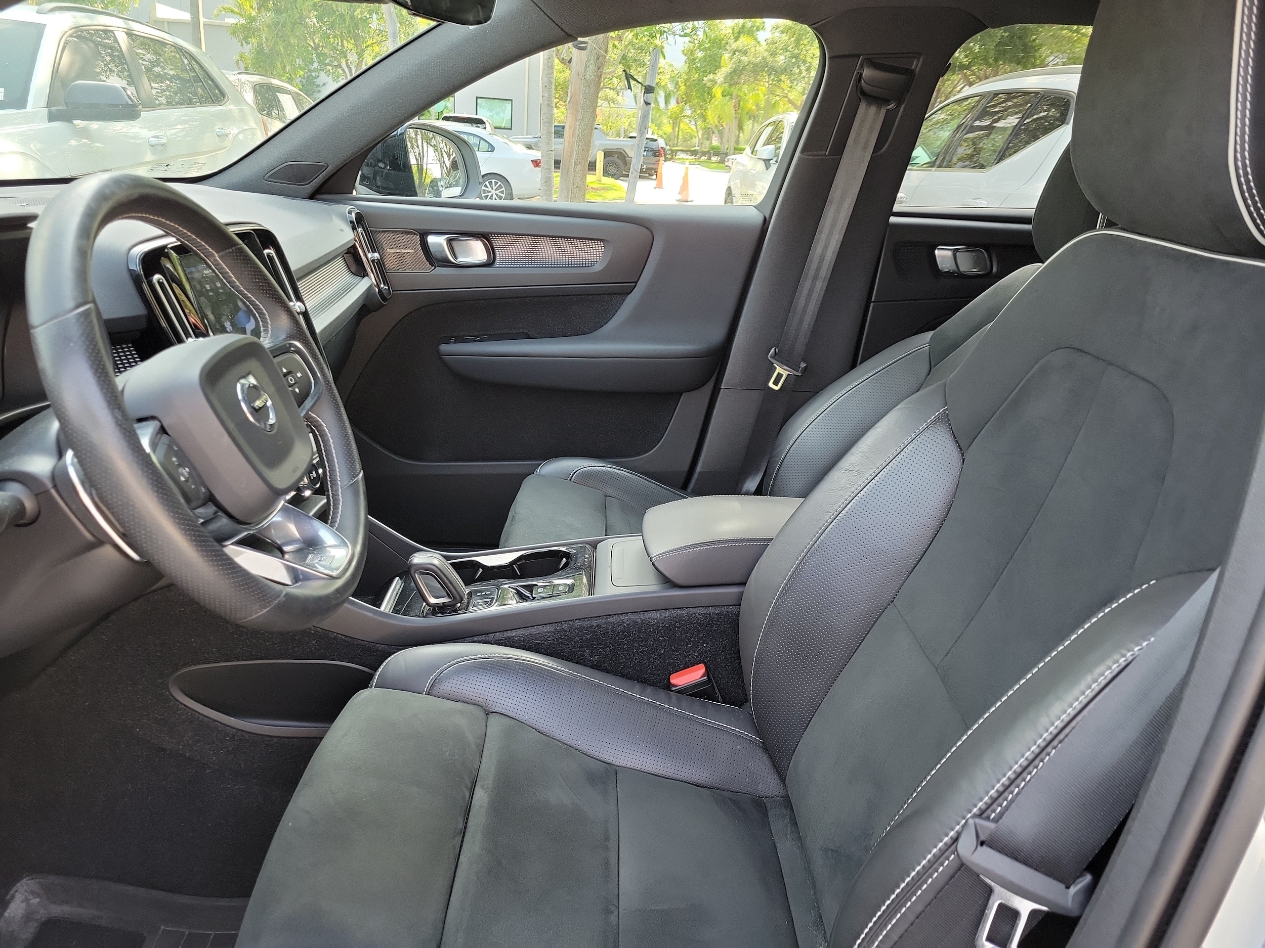2019 Volvo XC40 R-Design - Photo 15