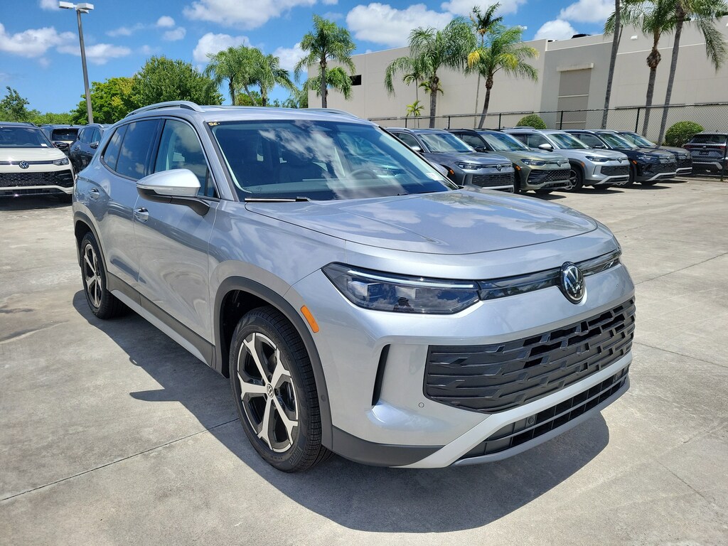 New 2026 Volkswagen Tiguan 2.0T SE SUV