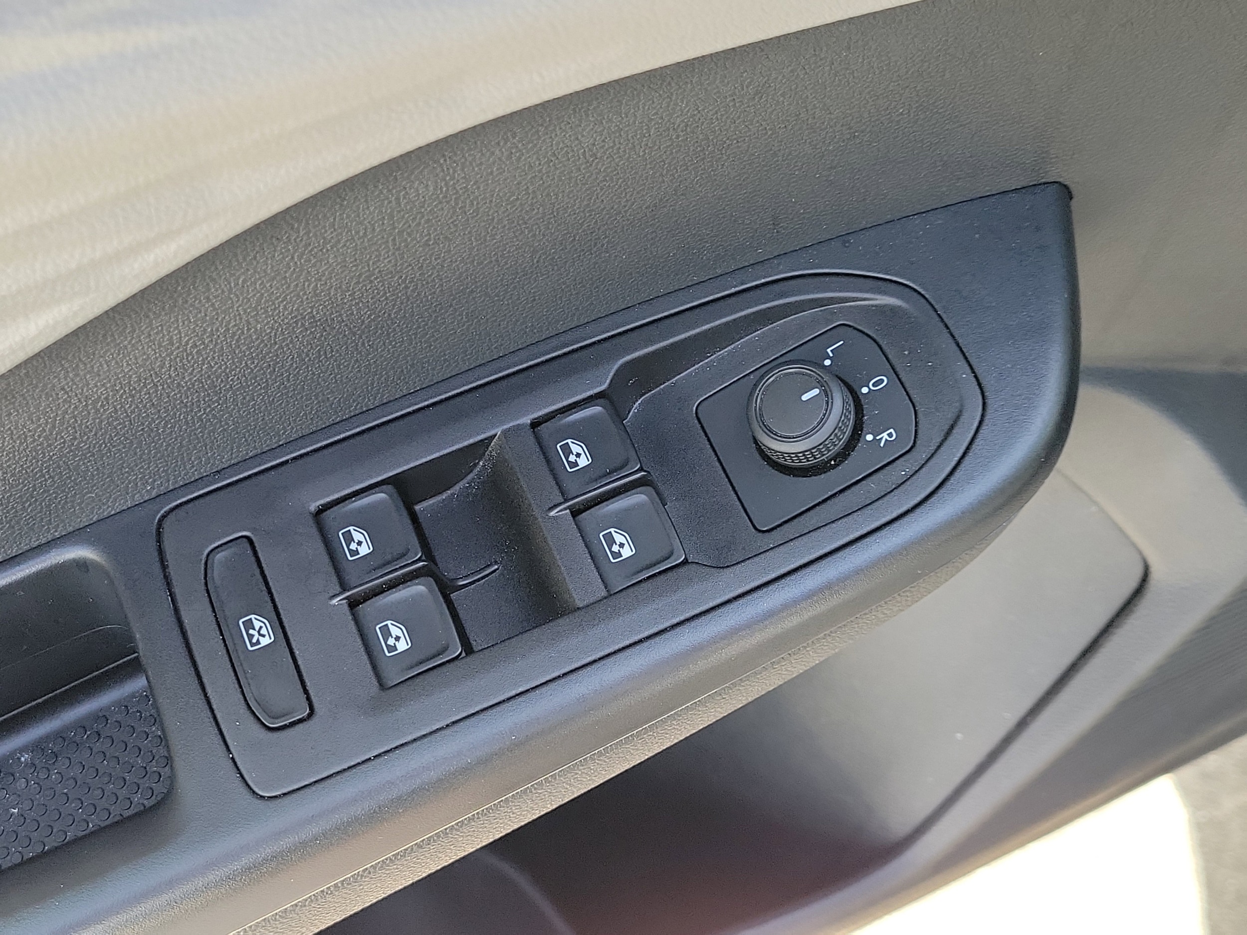 2024 Volkswagen Taos S - Photo 19