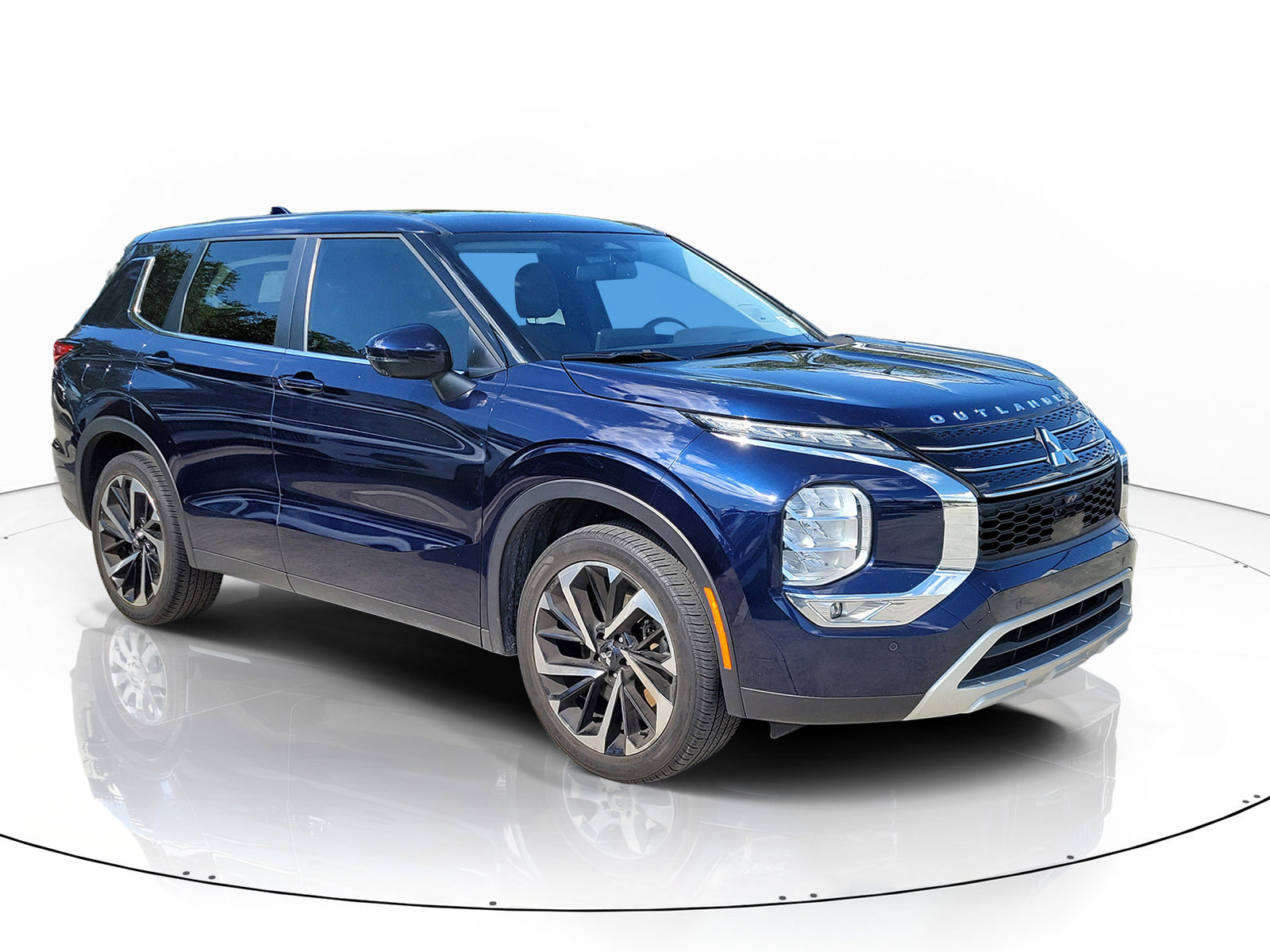 2024 Mitsubishi Outlander SE 2WD's photo