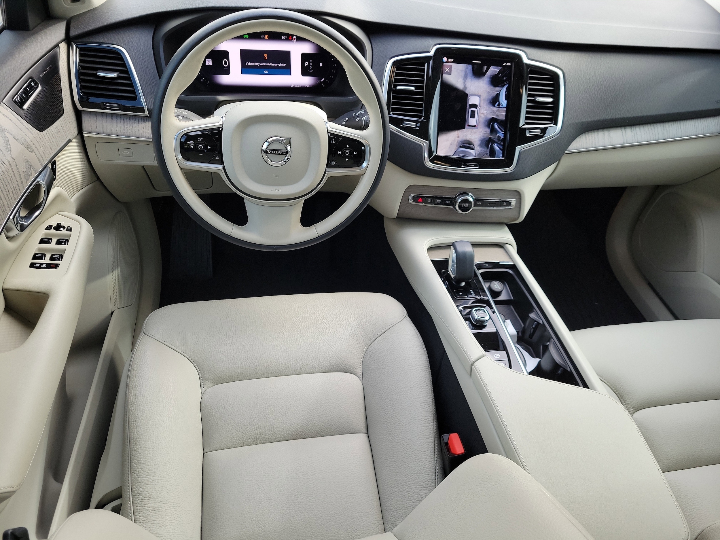 2025 Volvo XC90 Plus - Photo 15