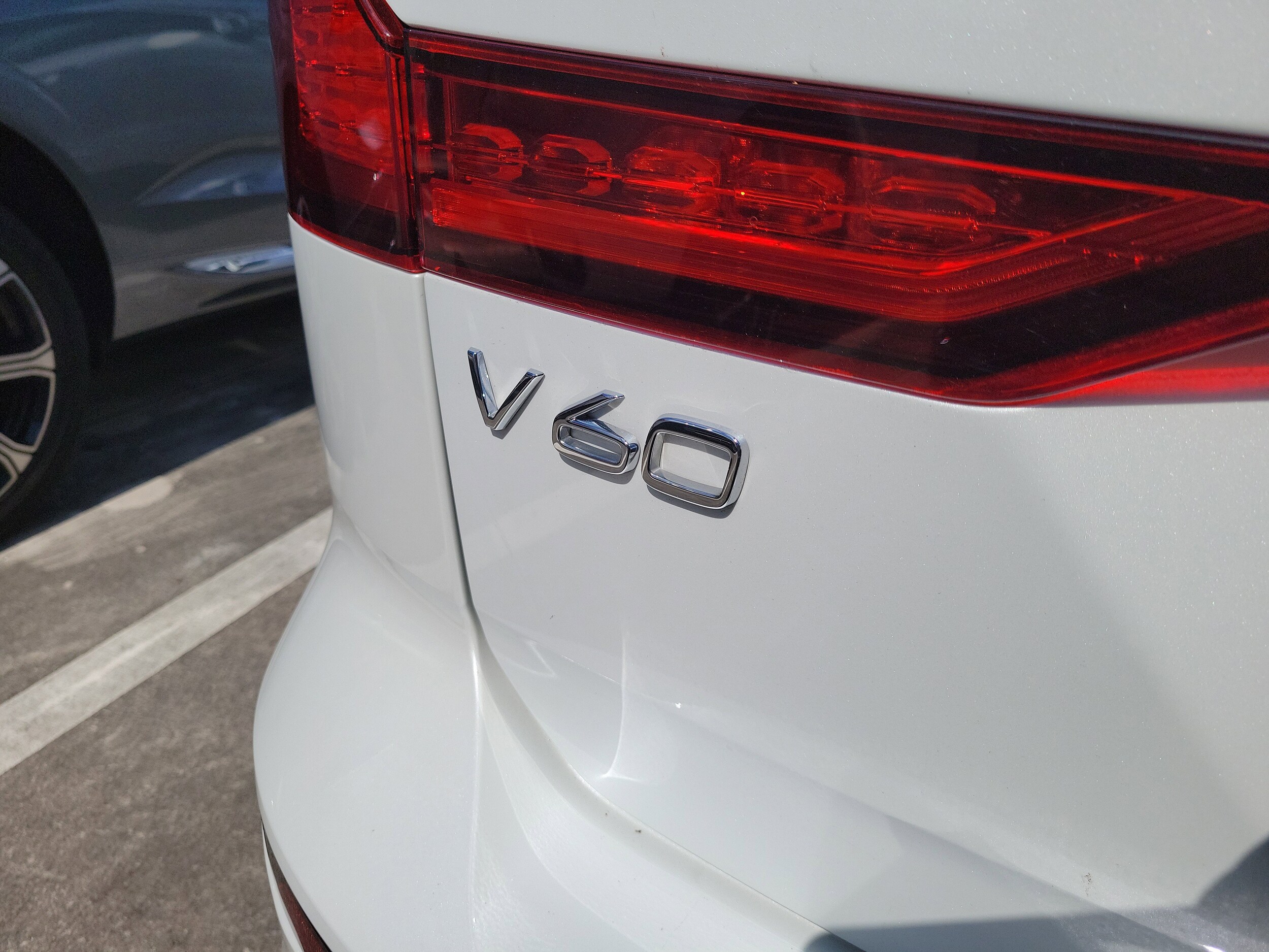 2025 Volvo V60 Cross Country Plus - Photo 8