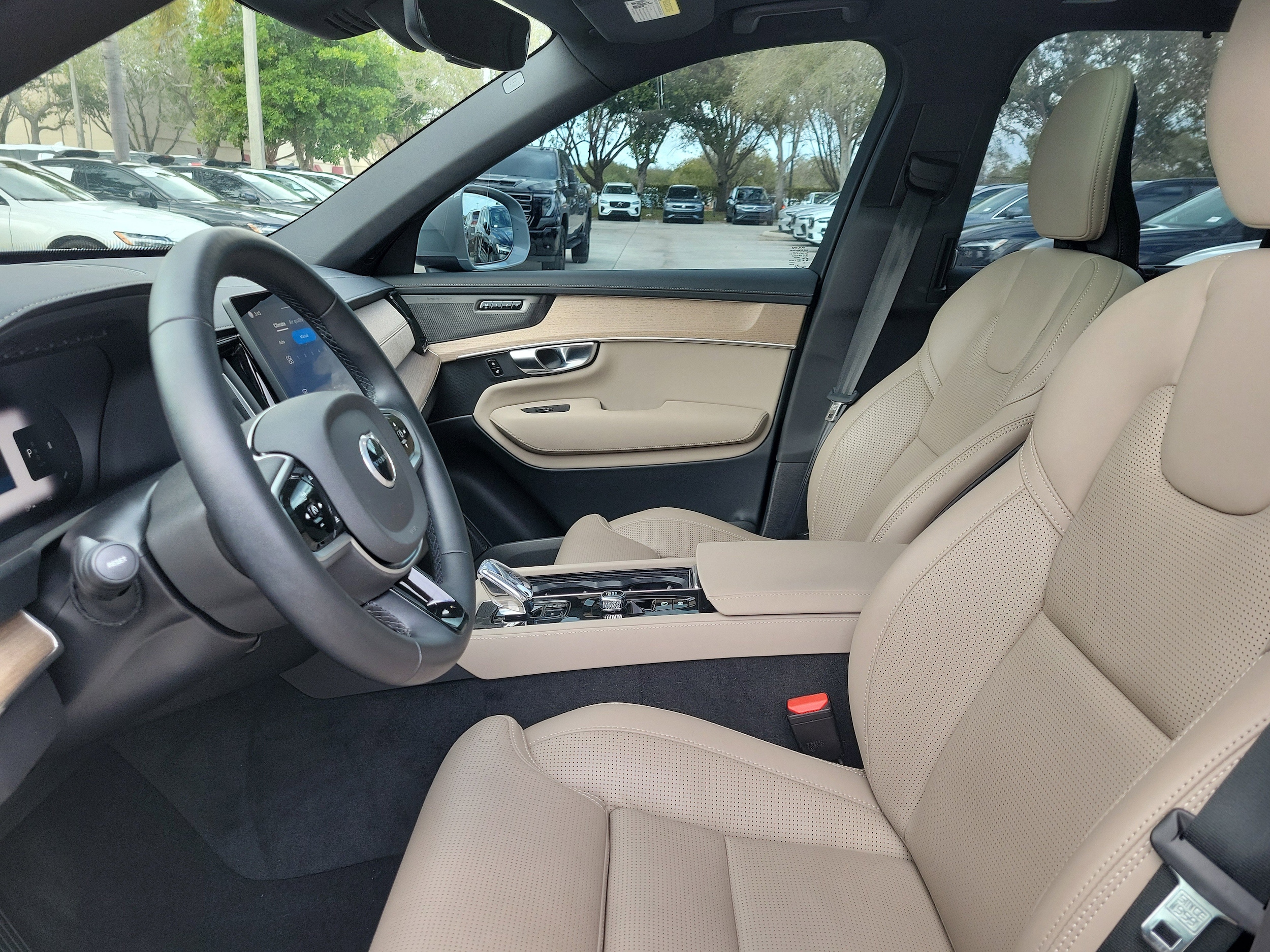 2025 Volvo XC90 Ultra - Photo 19