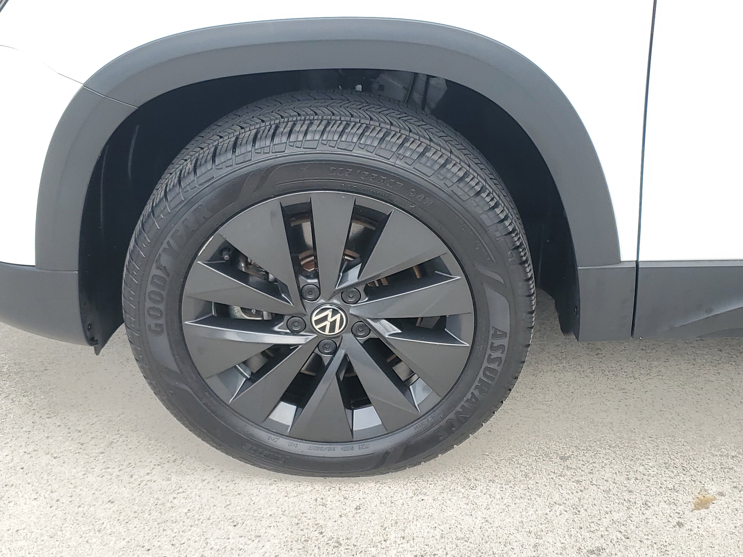 2023 Volkswagen Taos S photo 4