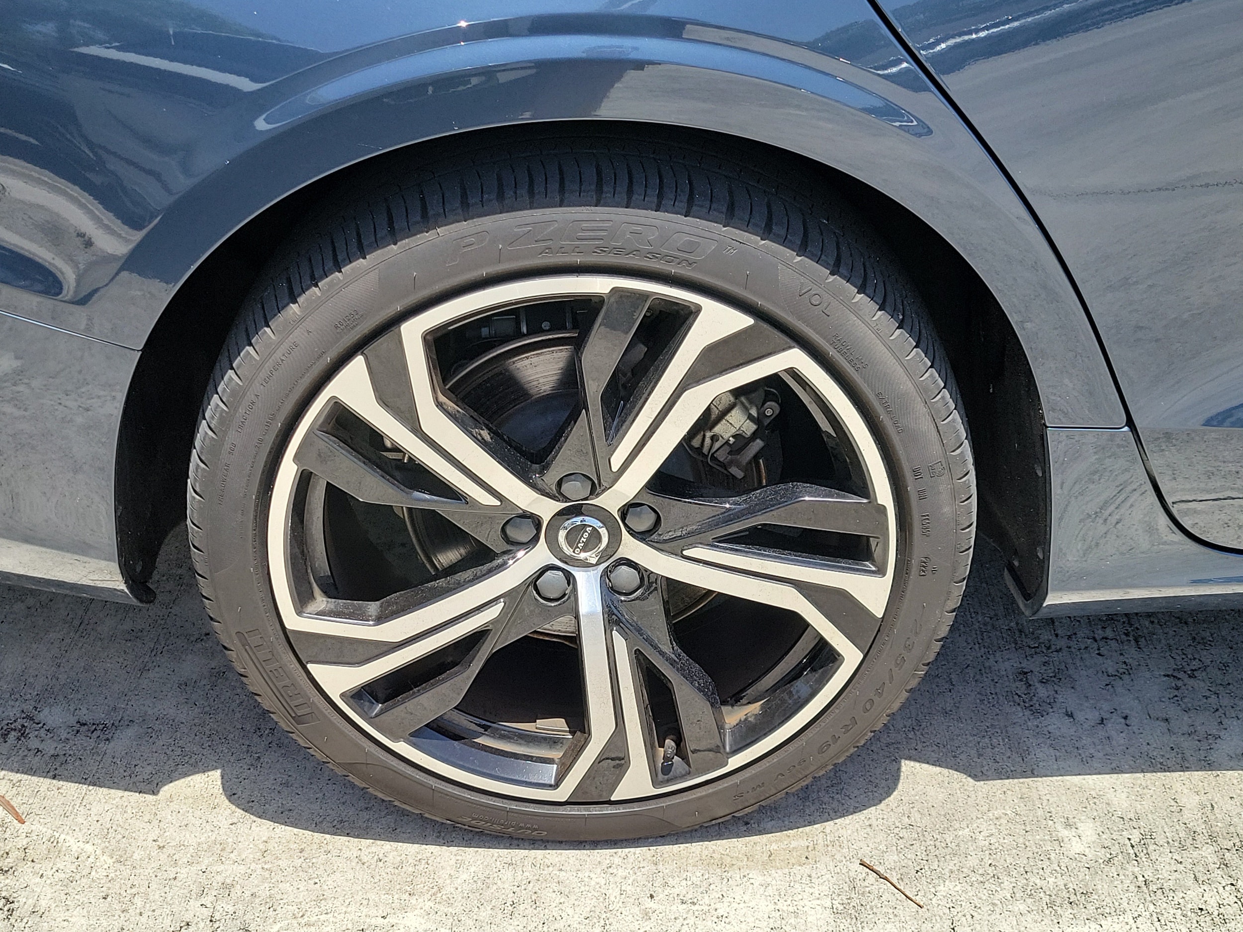 2024 Volvo S60 Plus - Photo 9