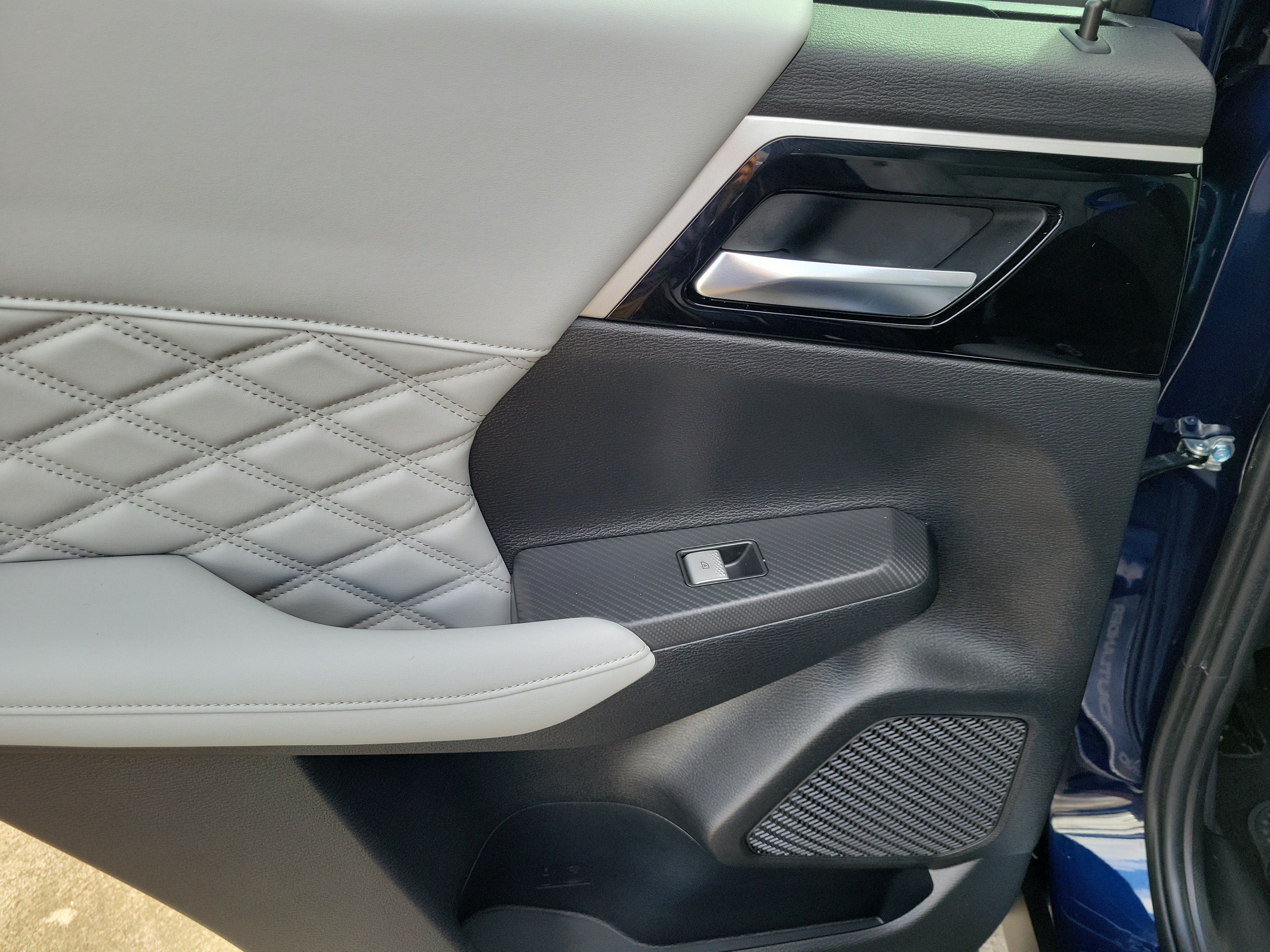 2023 Mitsubishi Outlander SEL - Photo 13