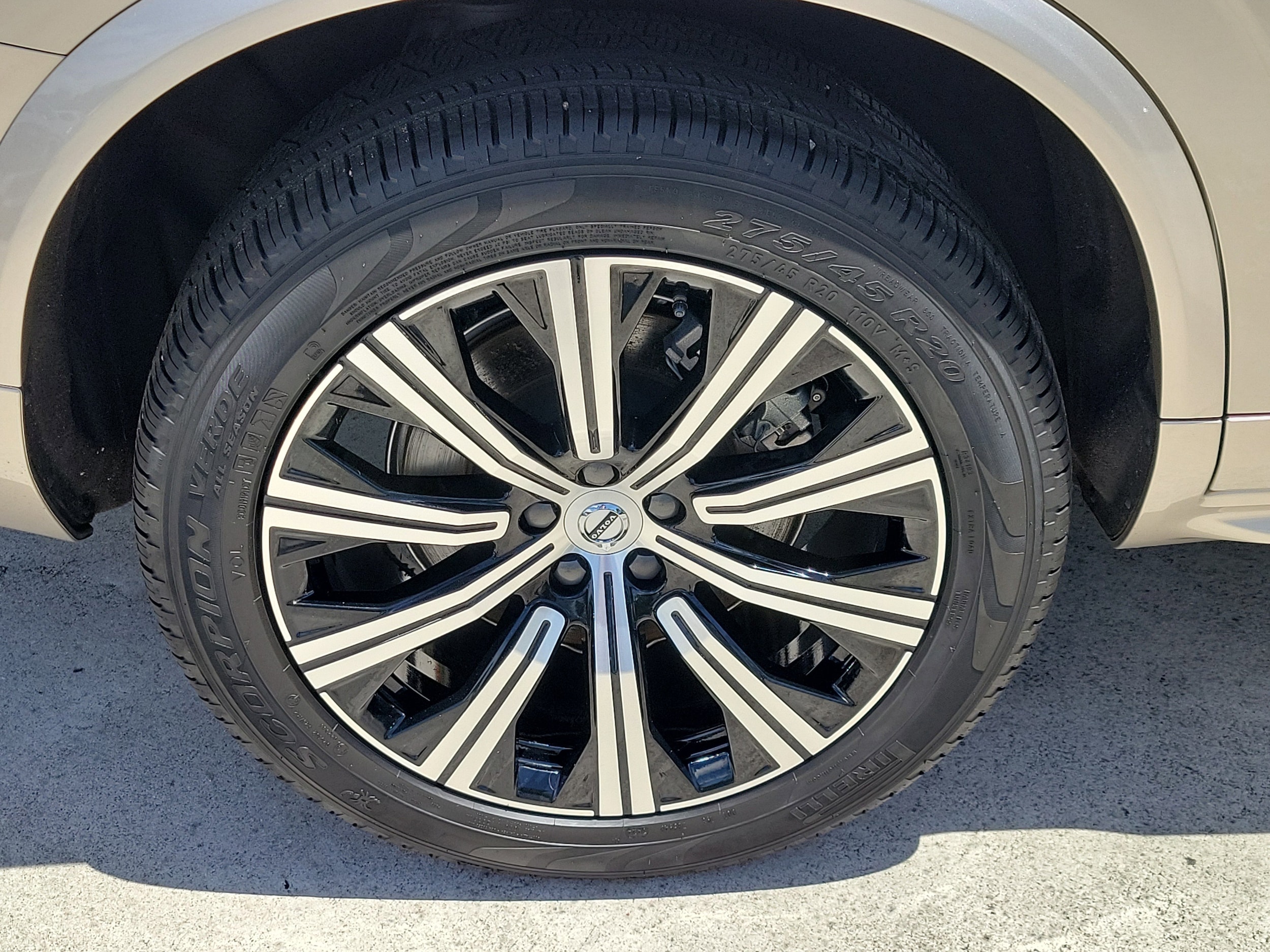 2025 Volvo XC90 Core - Photo 12