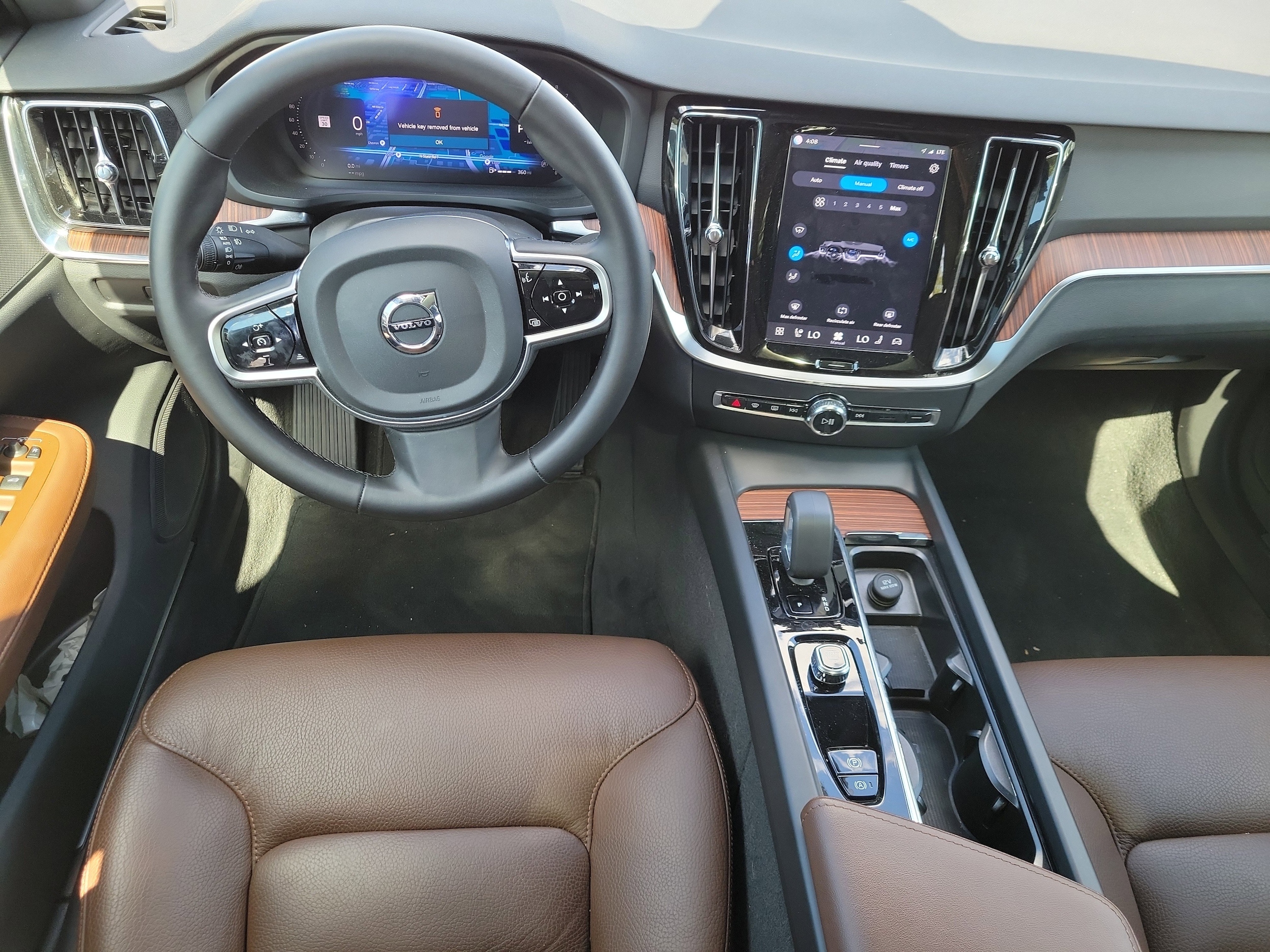 2025 Volvo V60 Cross Country Plus - Photo 11