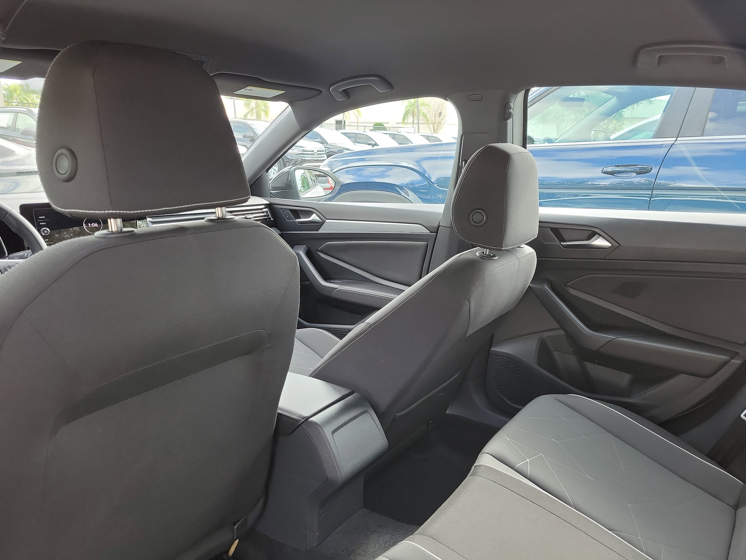 2025 Volkswagen Jetta Sport - Photo 12