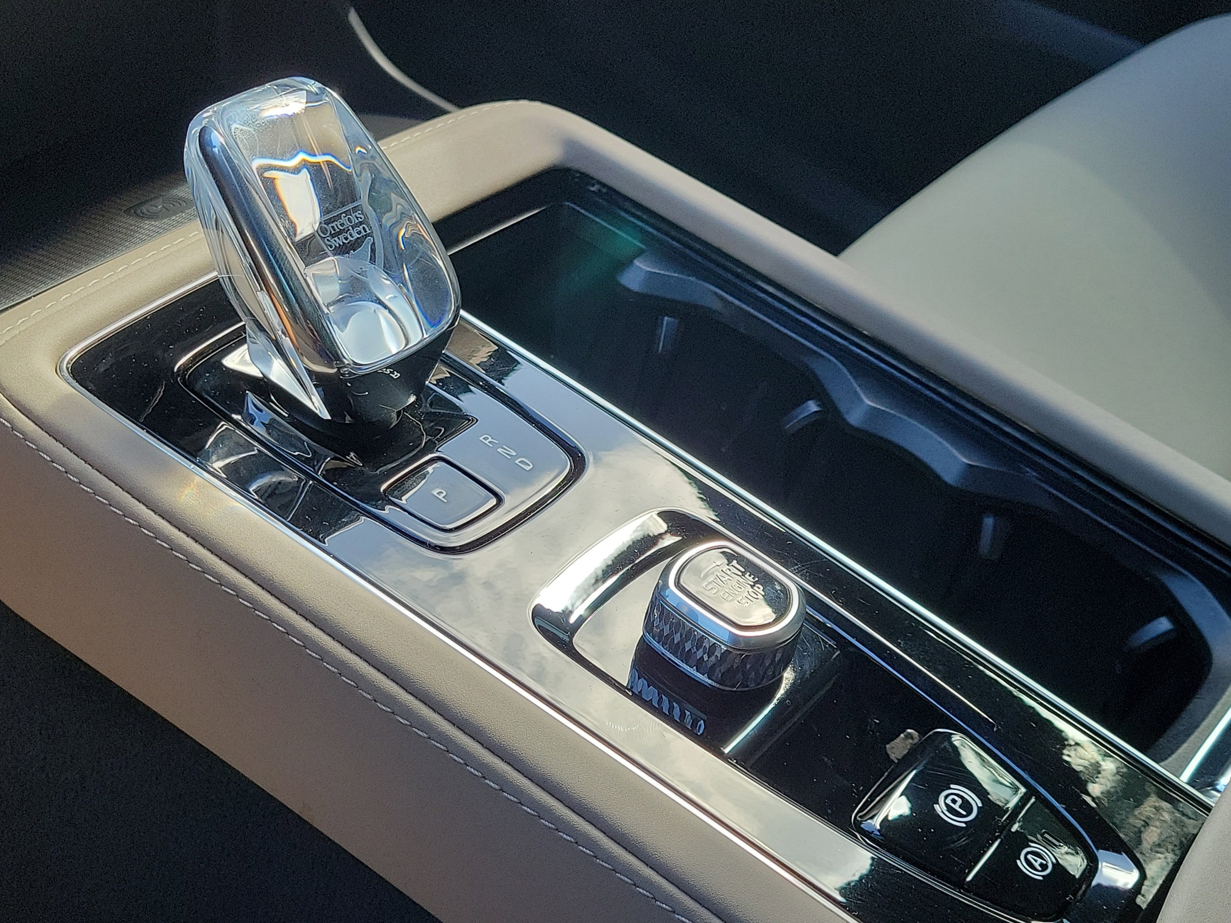 2026 Volvo XC90 Plus - Photo 25
