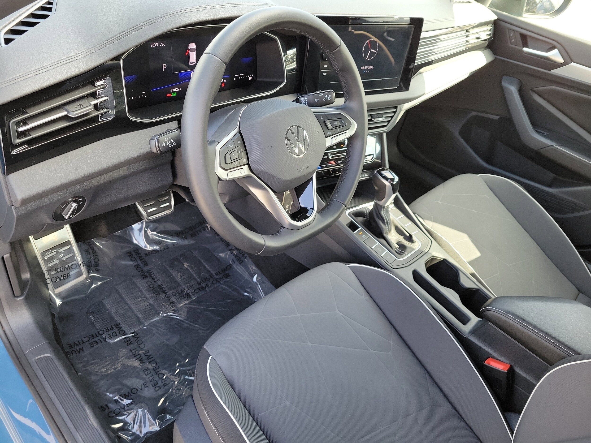 2025 Volkswagen Jetta Sport - Photo 13