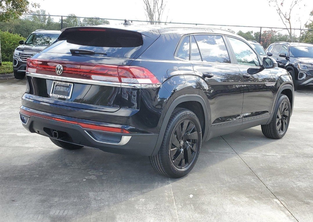 2026 Volkswagen Atlas Cross Sport SE Technology photo 3