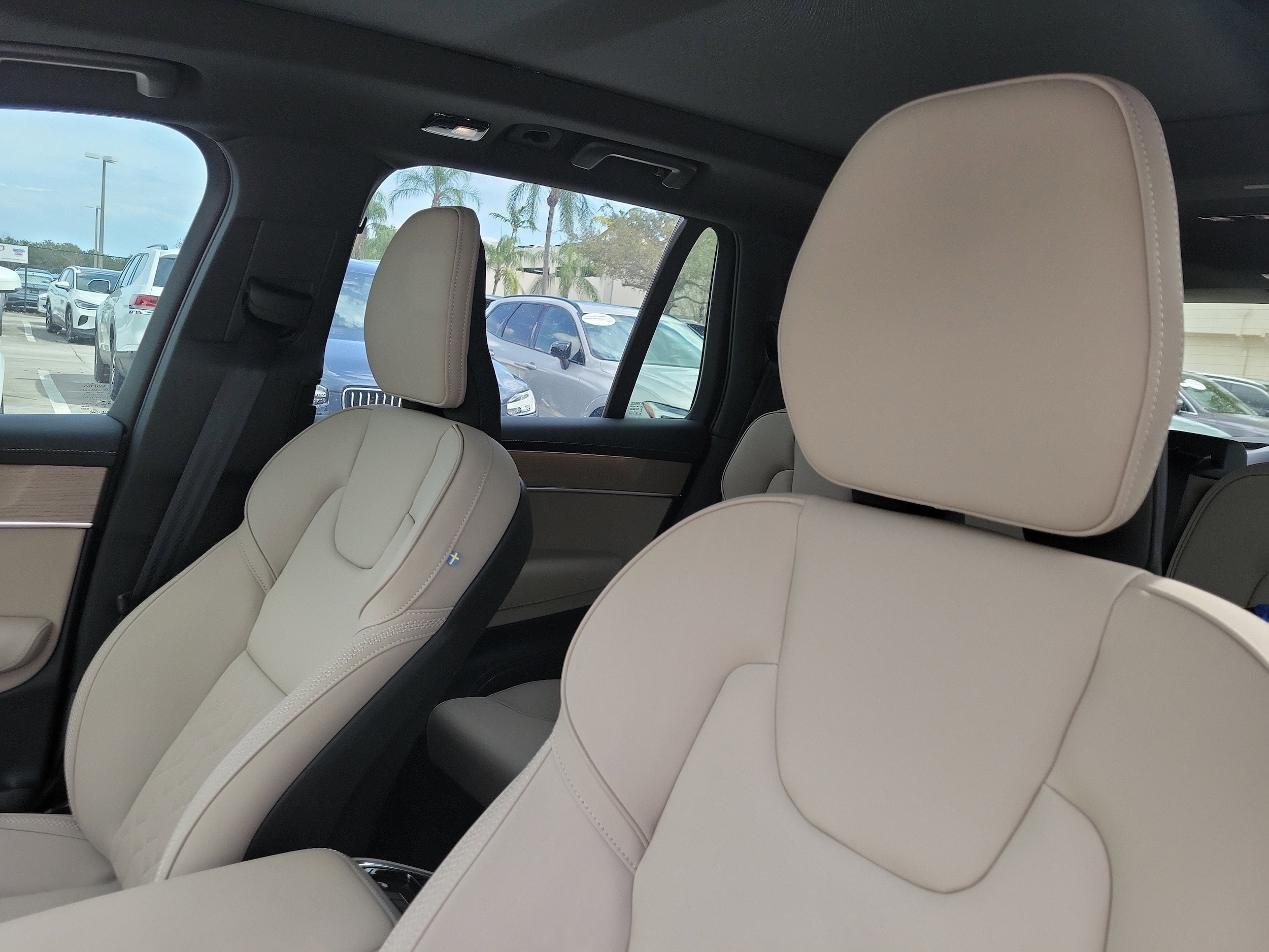 2026 Volvo XC90 Plus - Photo 20