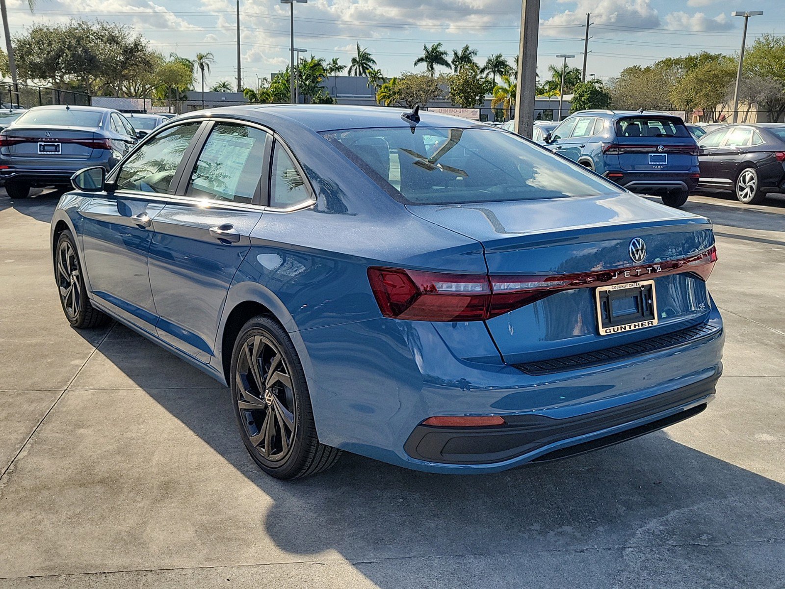 2025 Volkswagen Jetta 1.5T SE photo 4