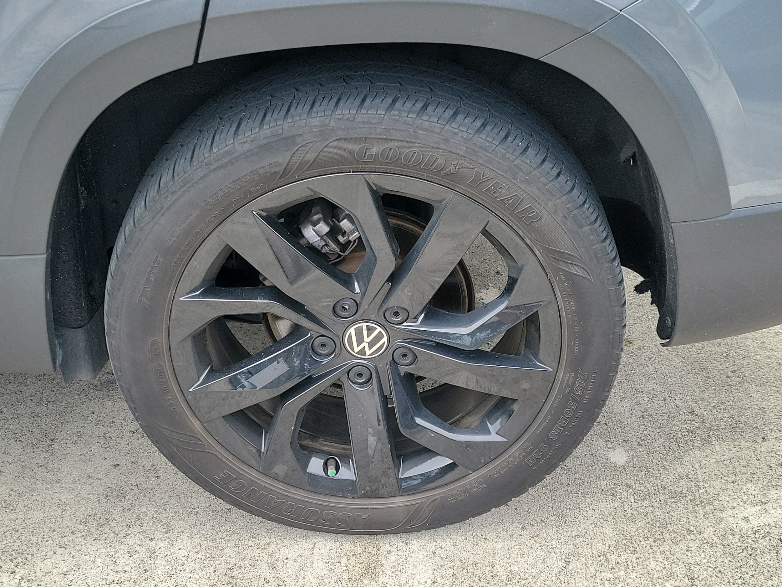 2023 Volkswagen Taos SE - Photo 6