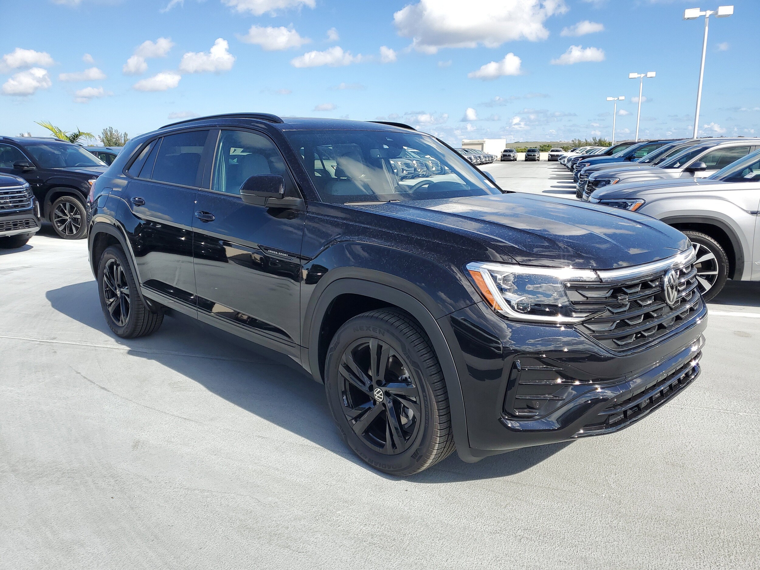 2026 Volkswagen Atlas Cross Sport SEL R-Line photo 2