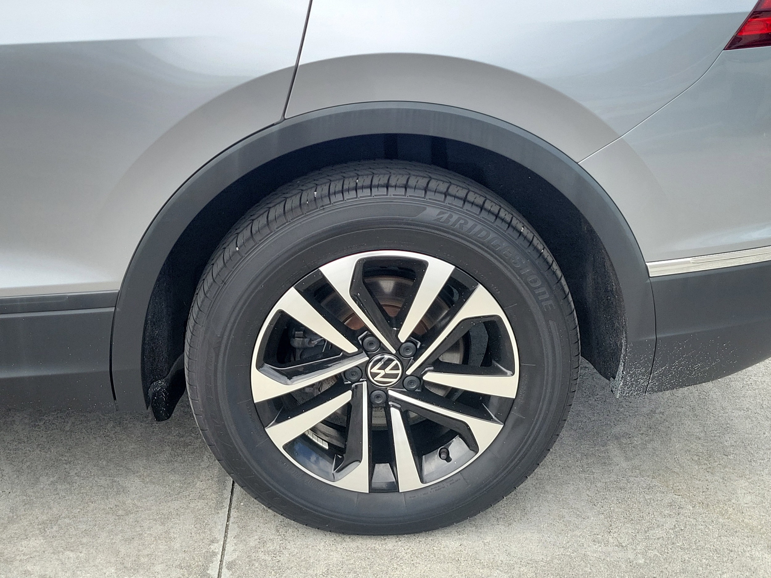 2023 Volkswagen Tiguan S - Photo 8